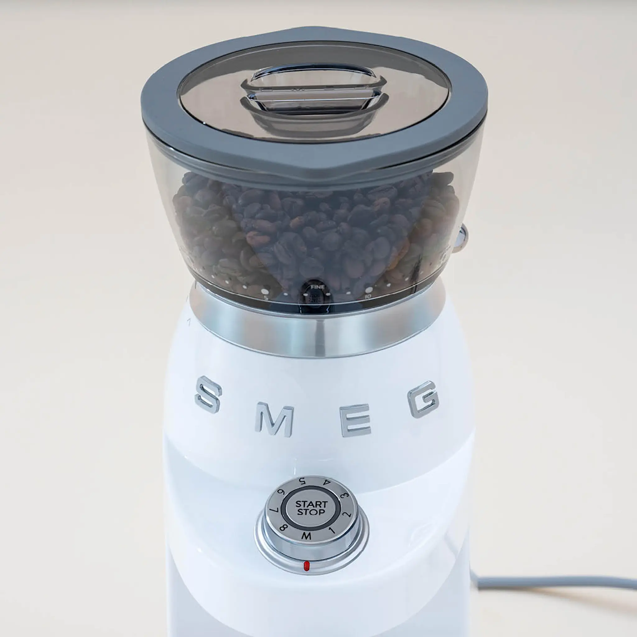 Smeg Kaffekvern CGF03 240g hvit