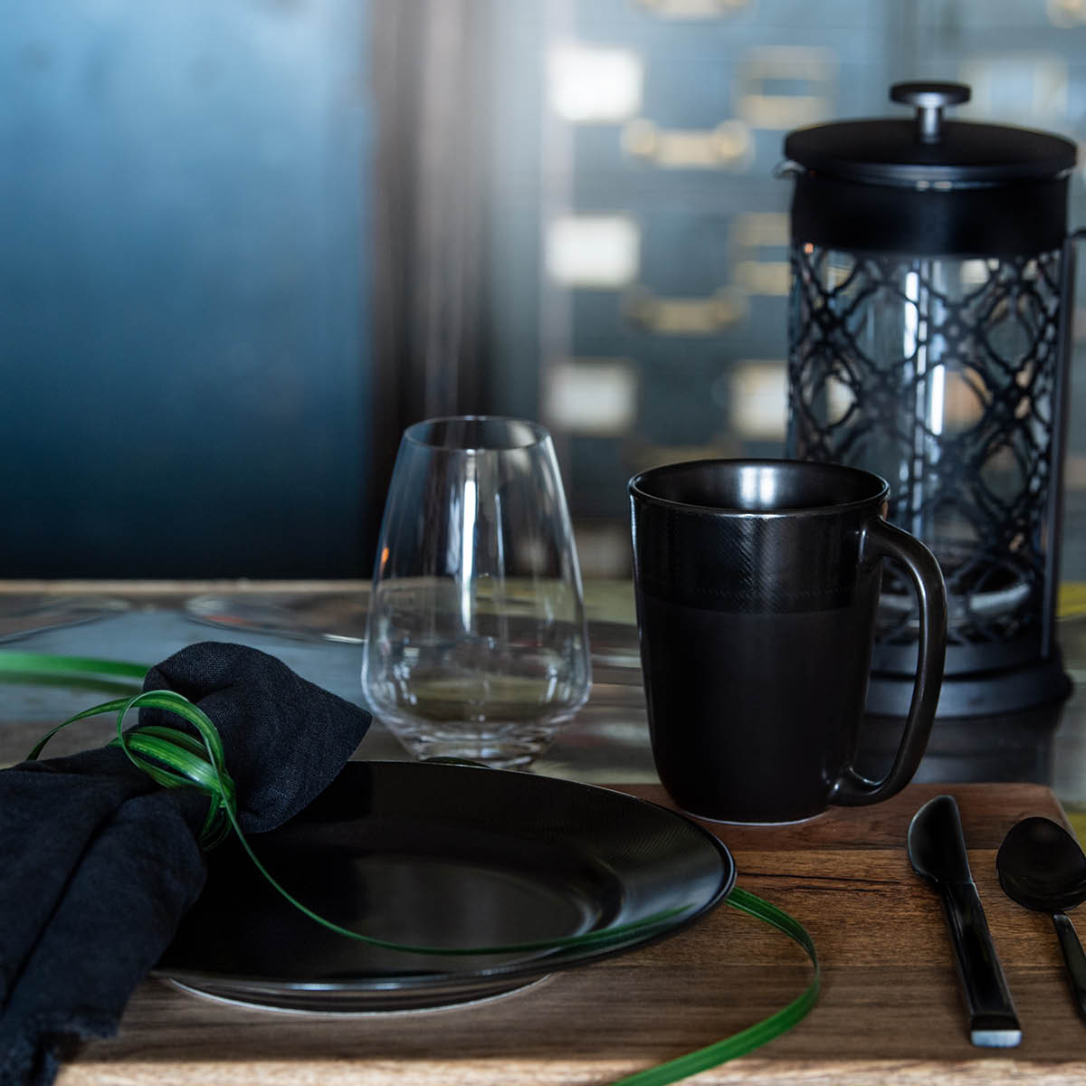 Magnor Noir Djup tallrik 23 cm Svart