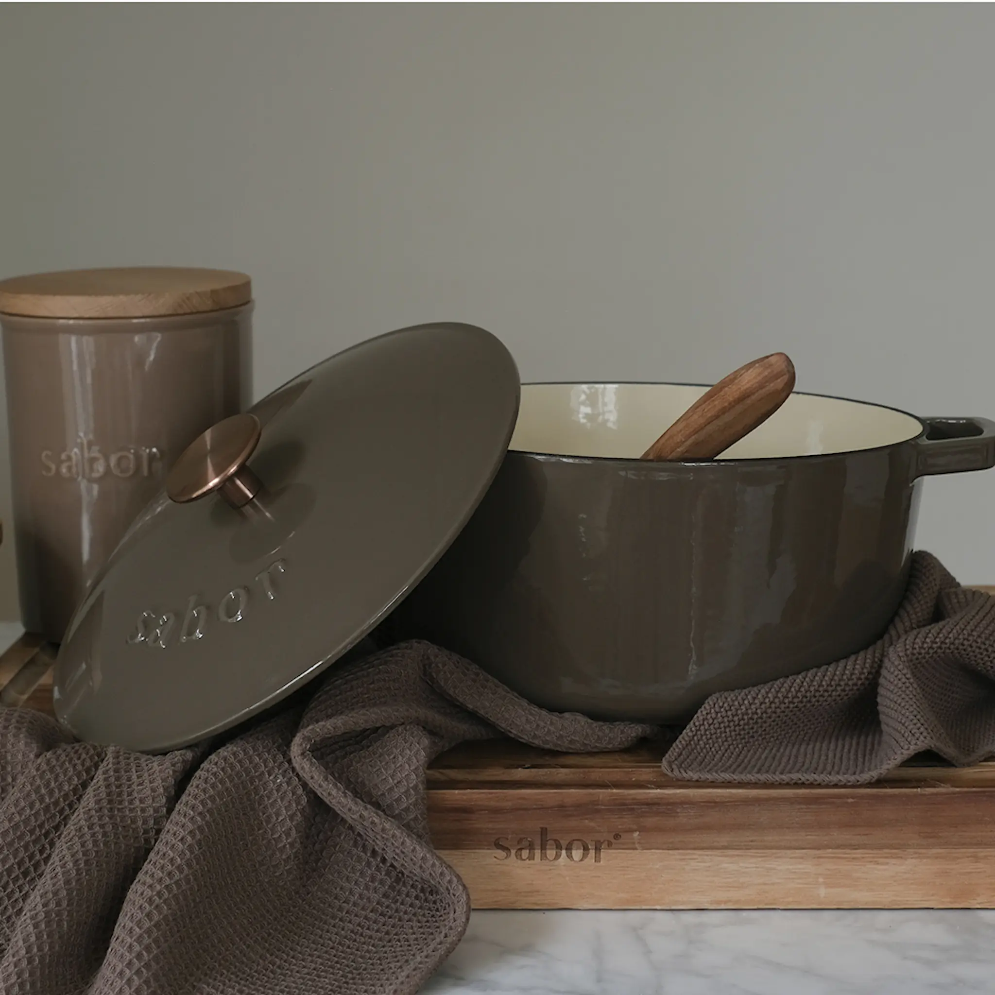 Sabor Gjutjärnsgryta 6,7 L mahogny