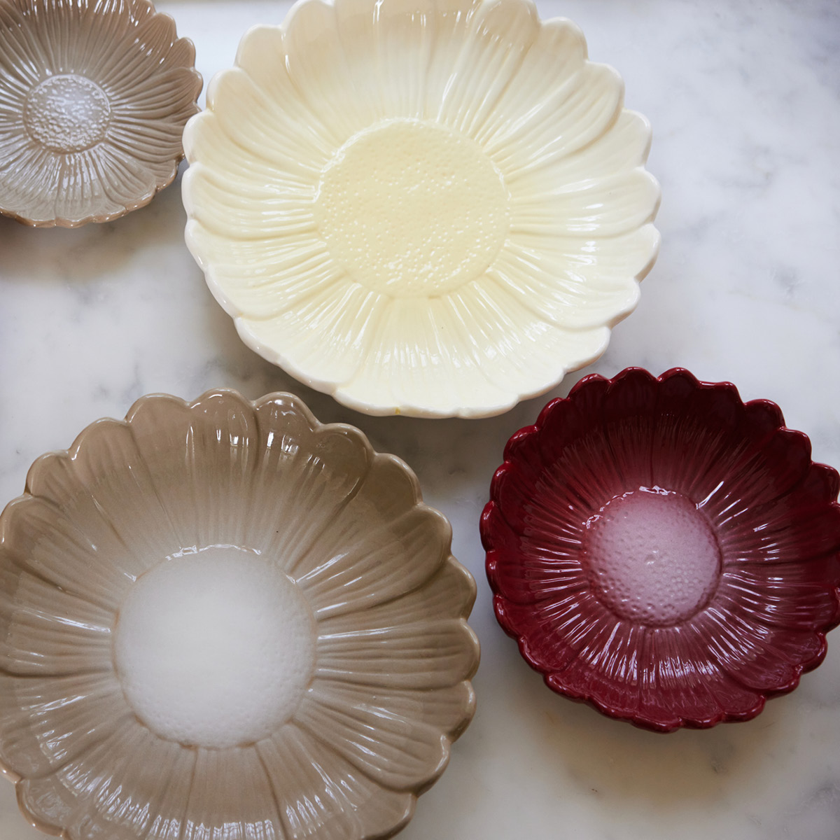 Sagaform Dagny djupt fat 20 cm vinröd