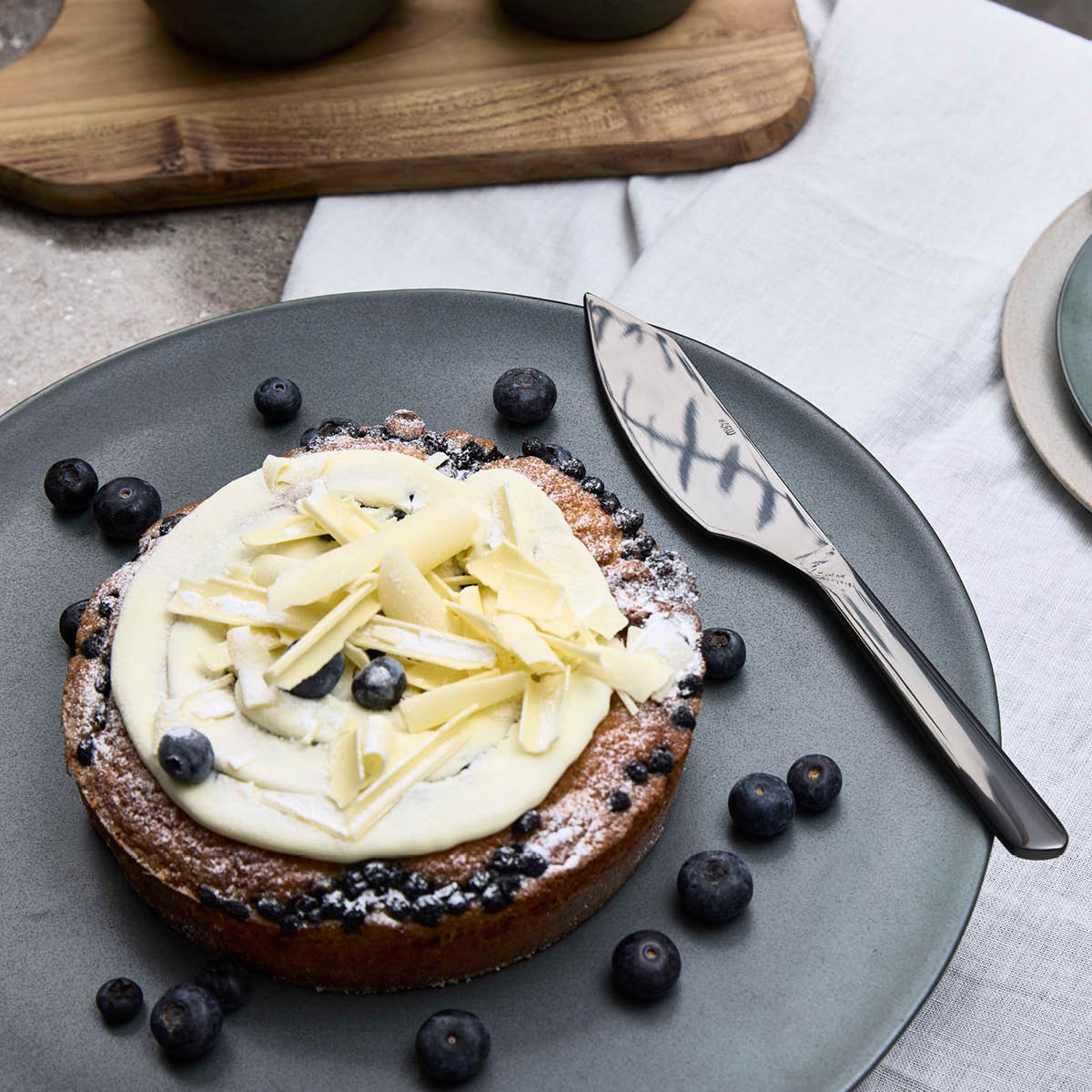 Aida RAW tårtkniv 28,7 cm Blanksvart