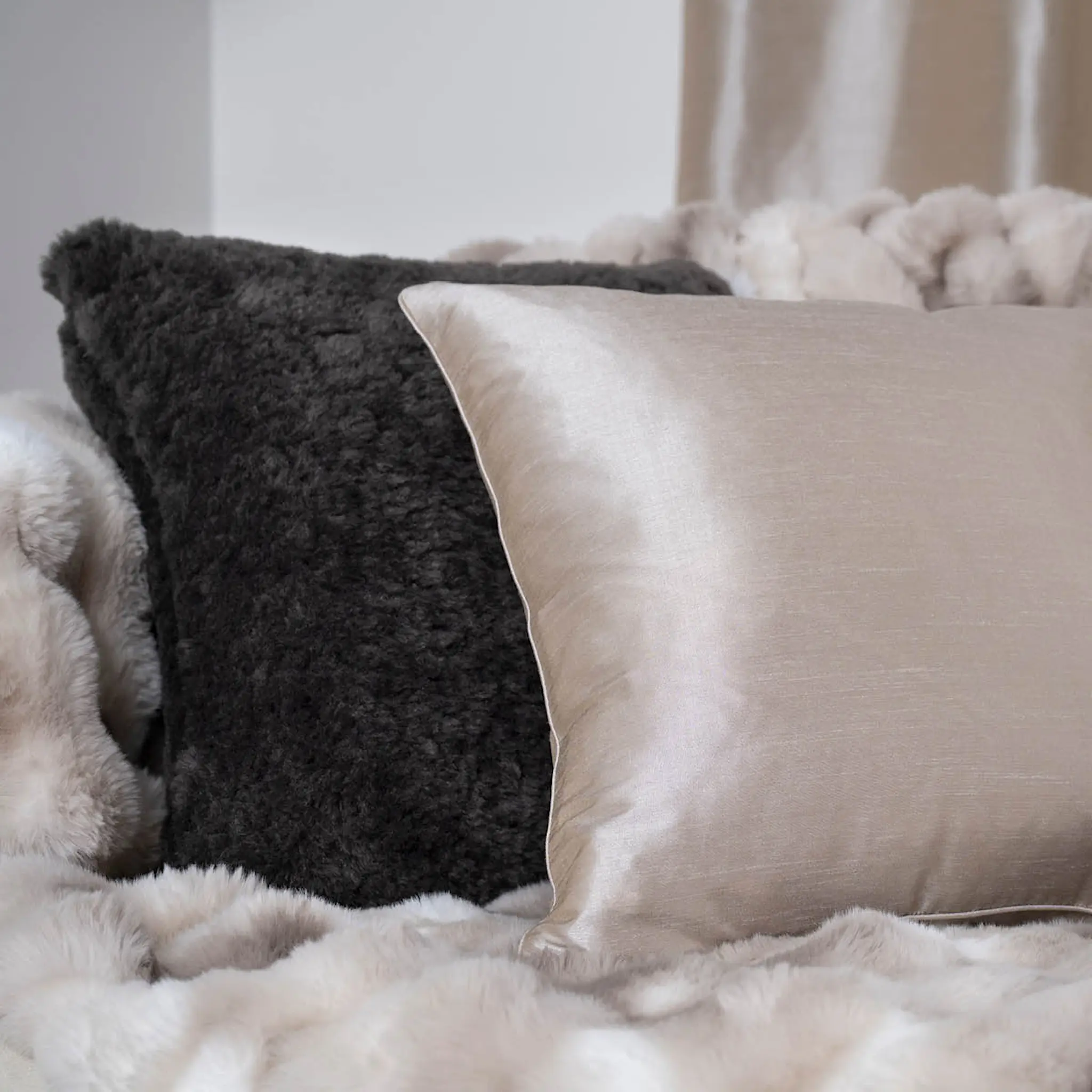 Fanni K Wooly pute 45x45 cm granitt