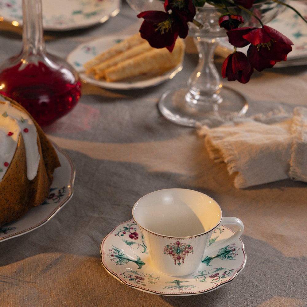 Magnor Lucia Muki ja aluslautanen 15 cl Valkoinen/Punainen/Vihreä