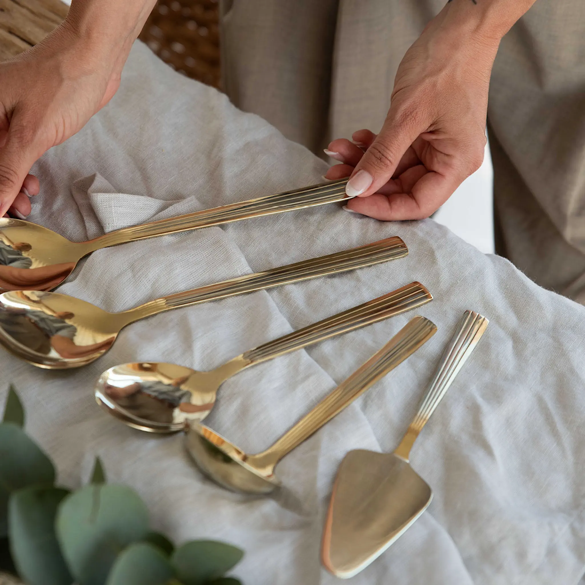Aida RAW Cutlery sås/potatisked 2 delar champagne gold