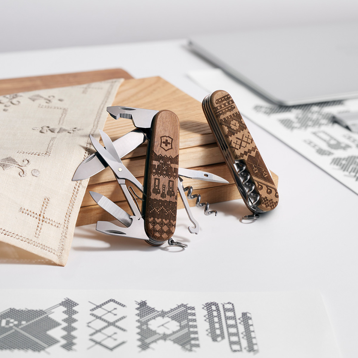 Victorinox Swiss Spirit Linkkuveitsi 13 toimintaa Pähkinäpuu