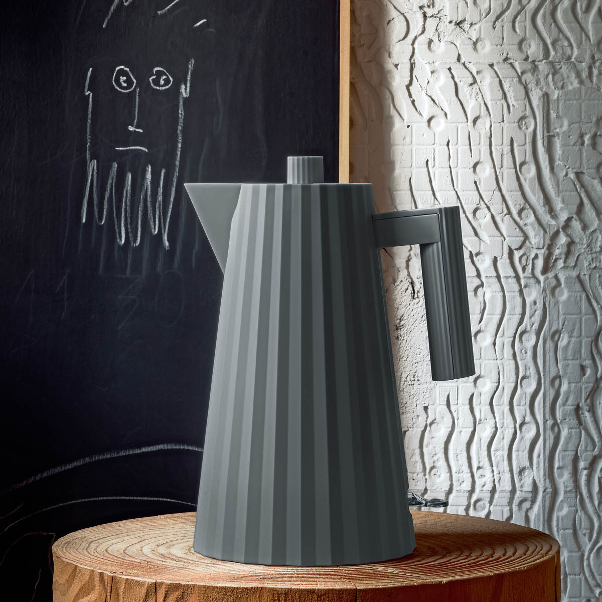 Alessi Plissé Vattenkokare 1 L Grå