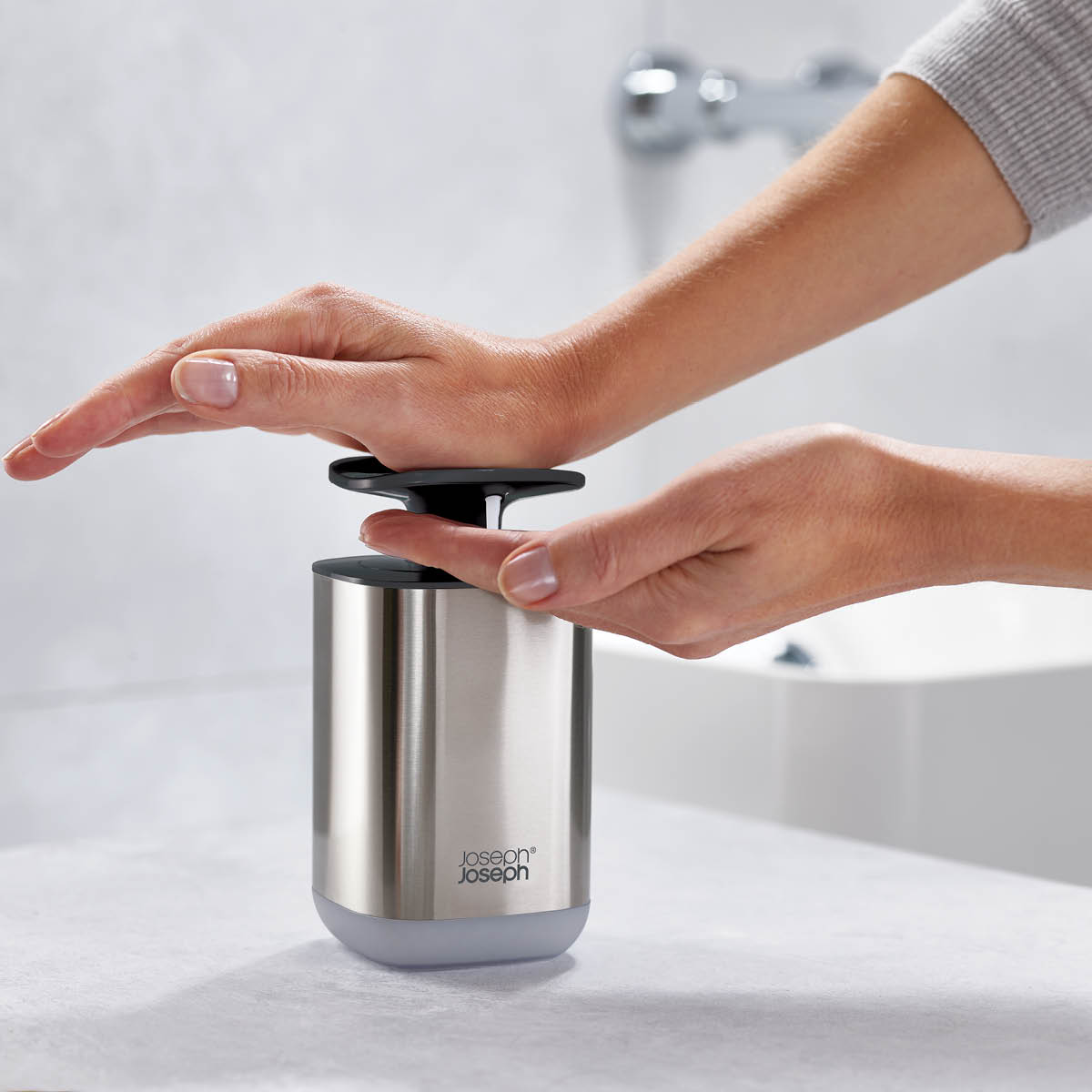 Joseph Joseph Såpedispenser grå