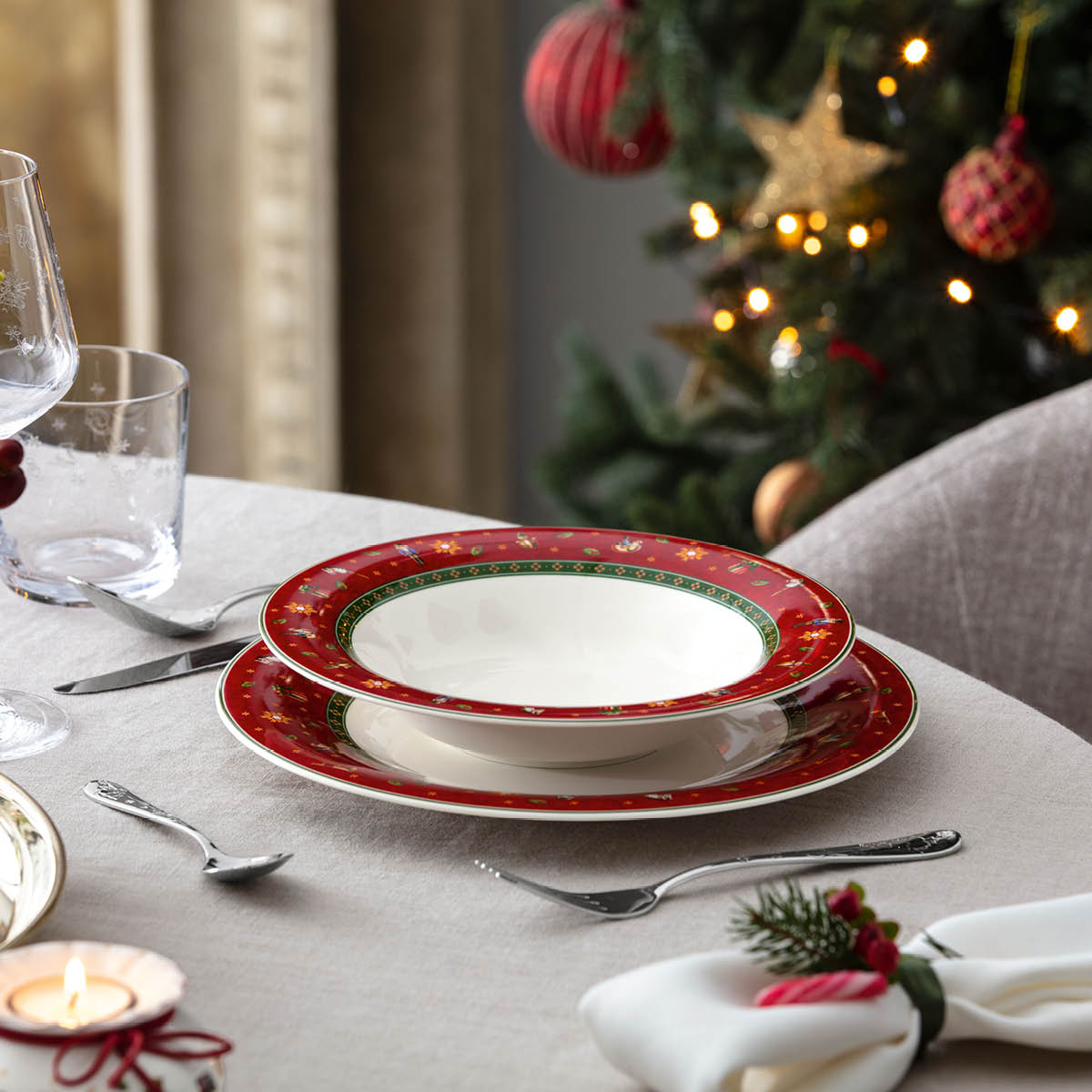 Villeroy & Boch Toy's Delight Special Syvä Lautanen 23 cm Punainene