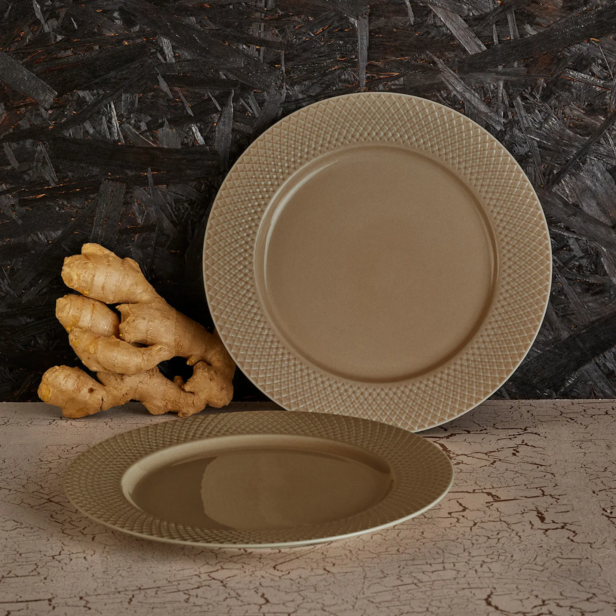Lyngby Porcelæn Rhombe Earth tallrik 23 cm clay