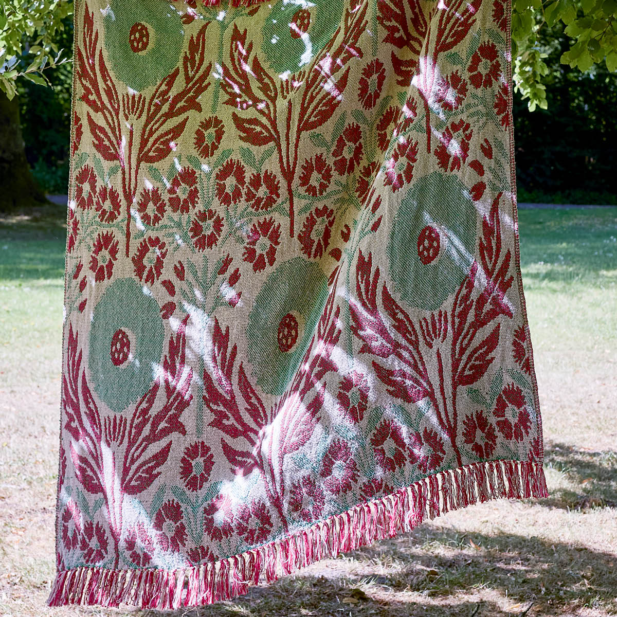 Bloomingville Jangal pläd 160x130 cm beige/röd/grön