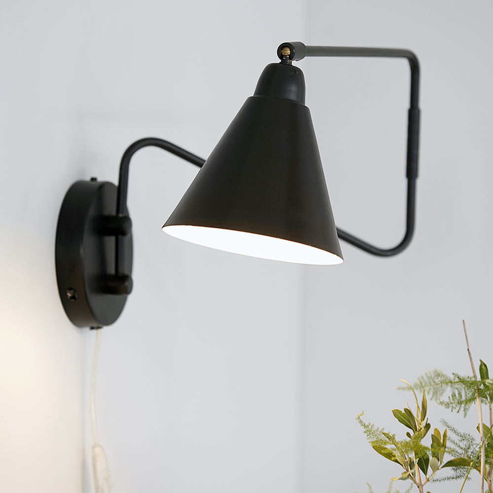 House Doctor Game vegglampe 70 cm svart