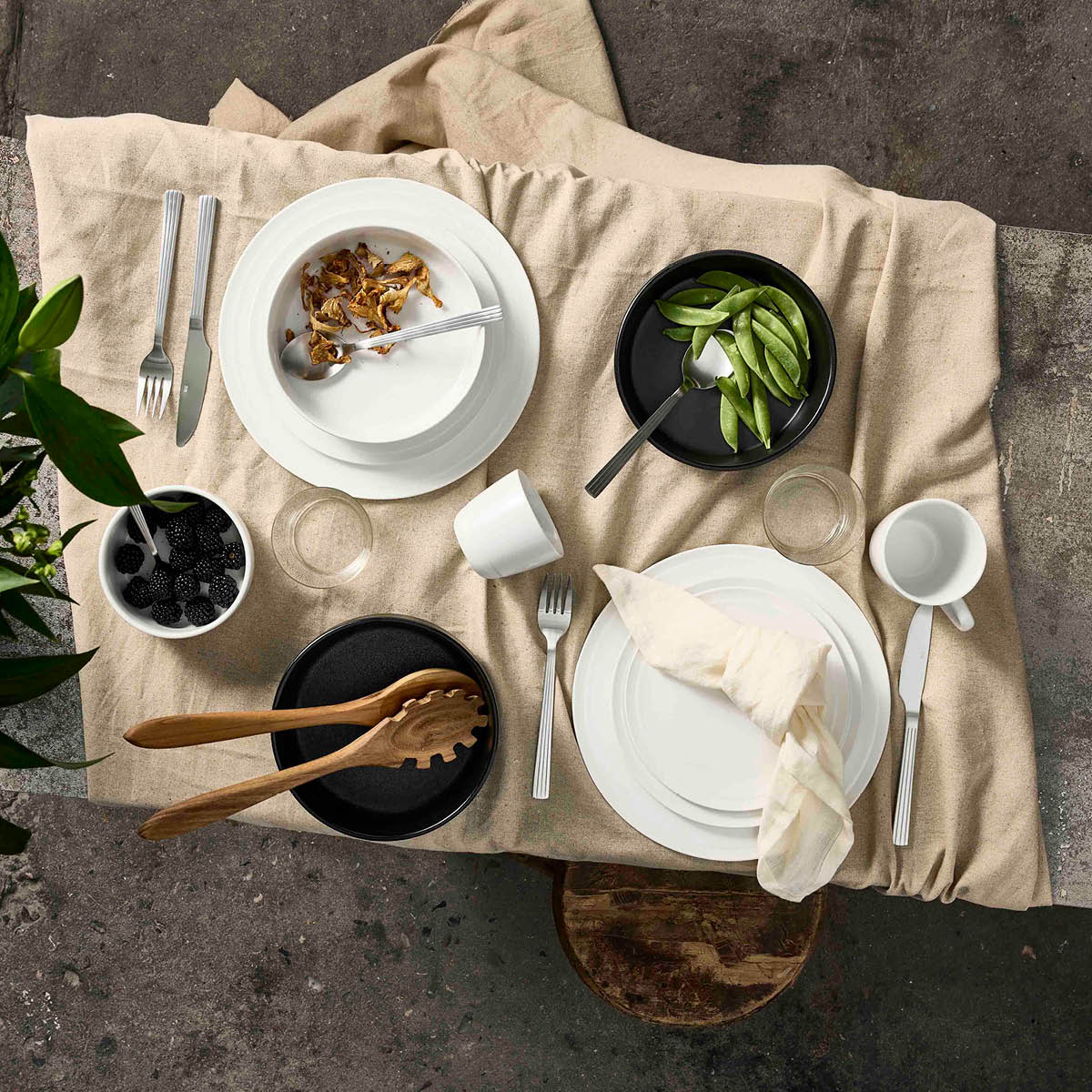 Aida RAW Pure Porcelain tallerken 28 cm hvit