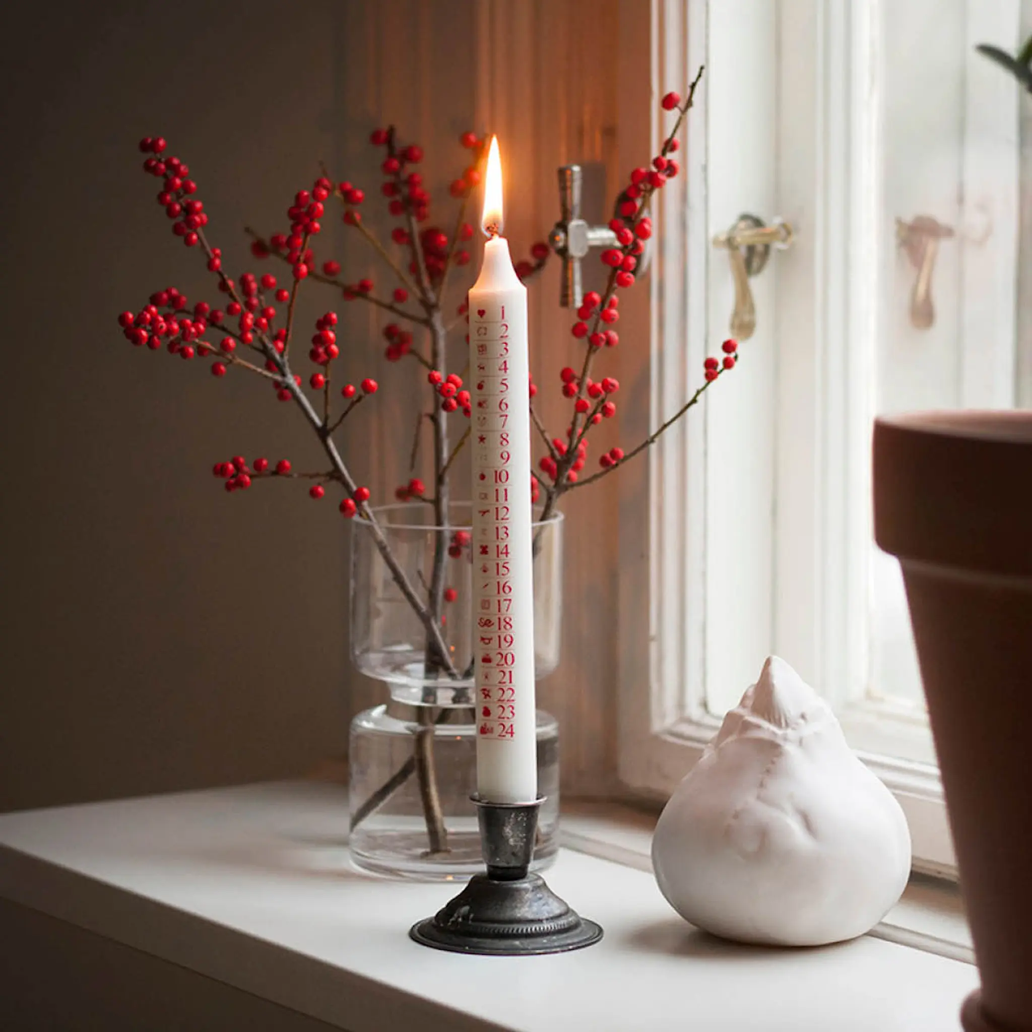 Liljeholmens Kalenderlys krone 1 stk 24 cm hvit