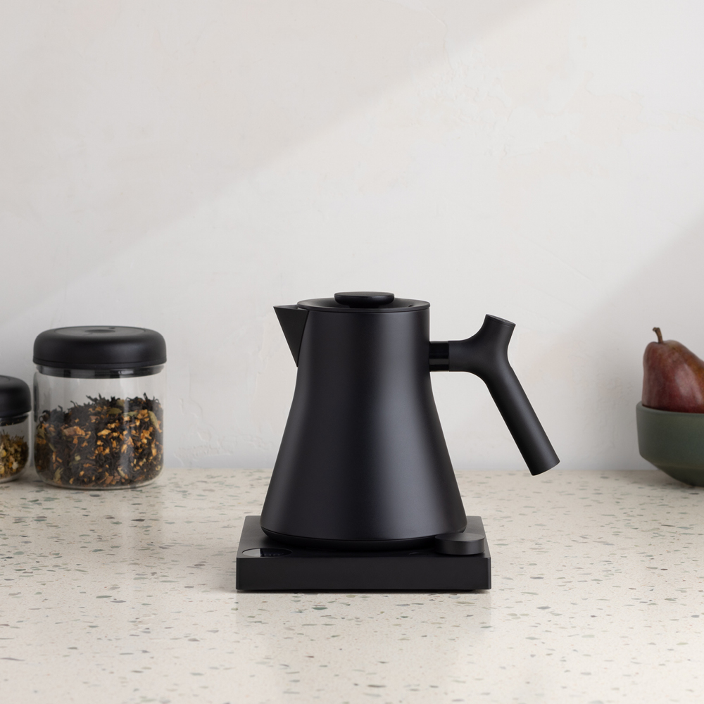 Fellow Corvo EKG Pro elektrisk vattenkokare 0,9 L mattsvart