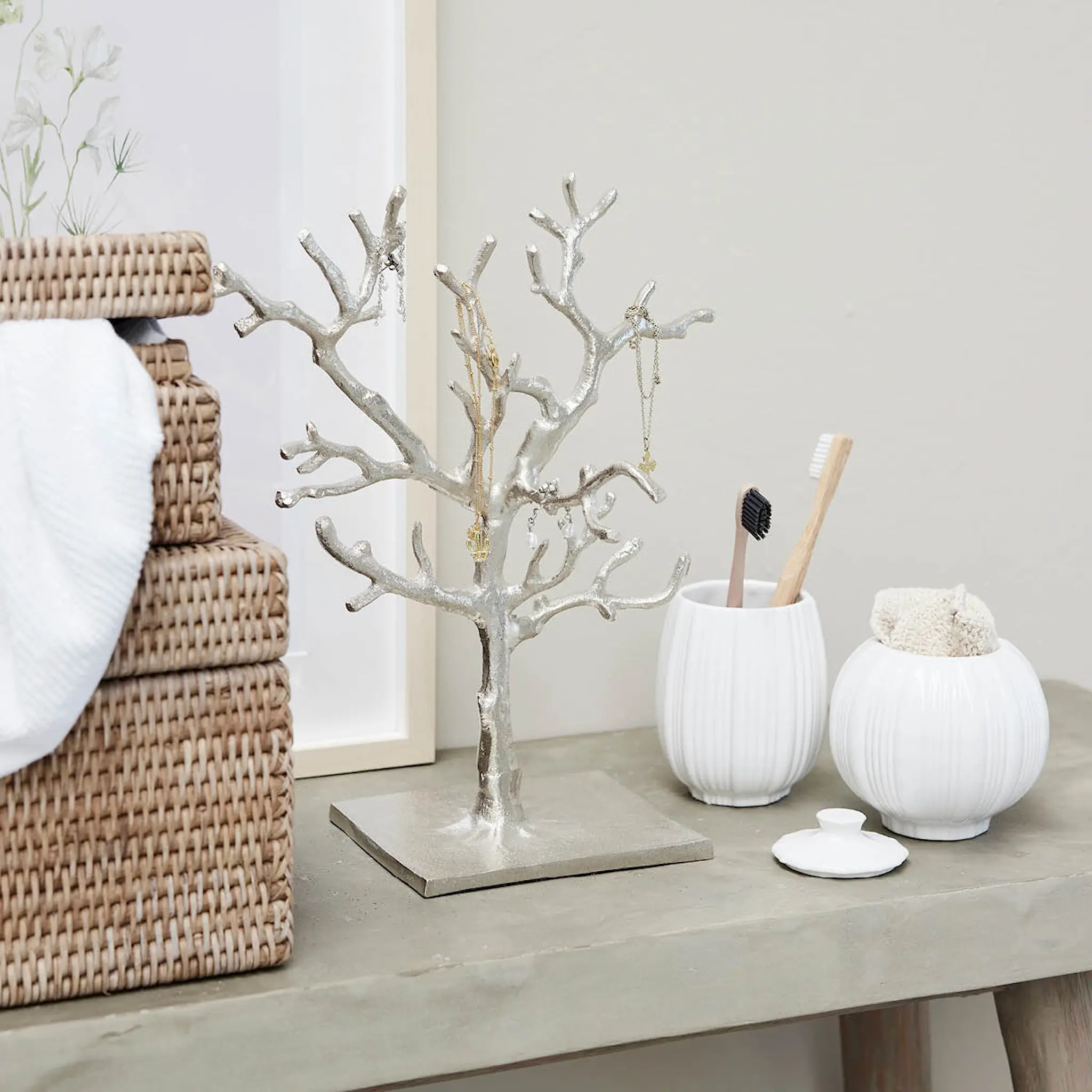 Lene Bjerre Lily burk med lock 11 cm vit