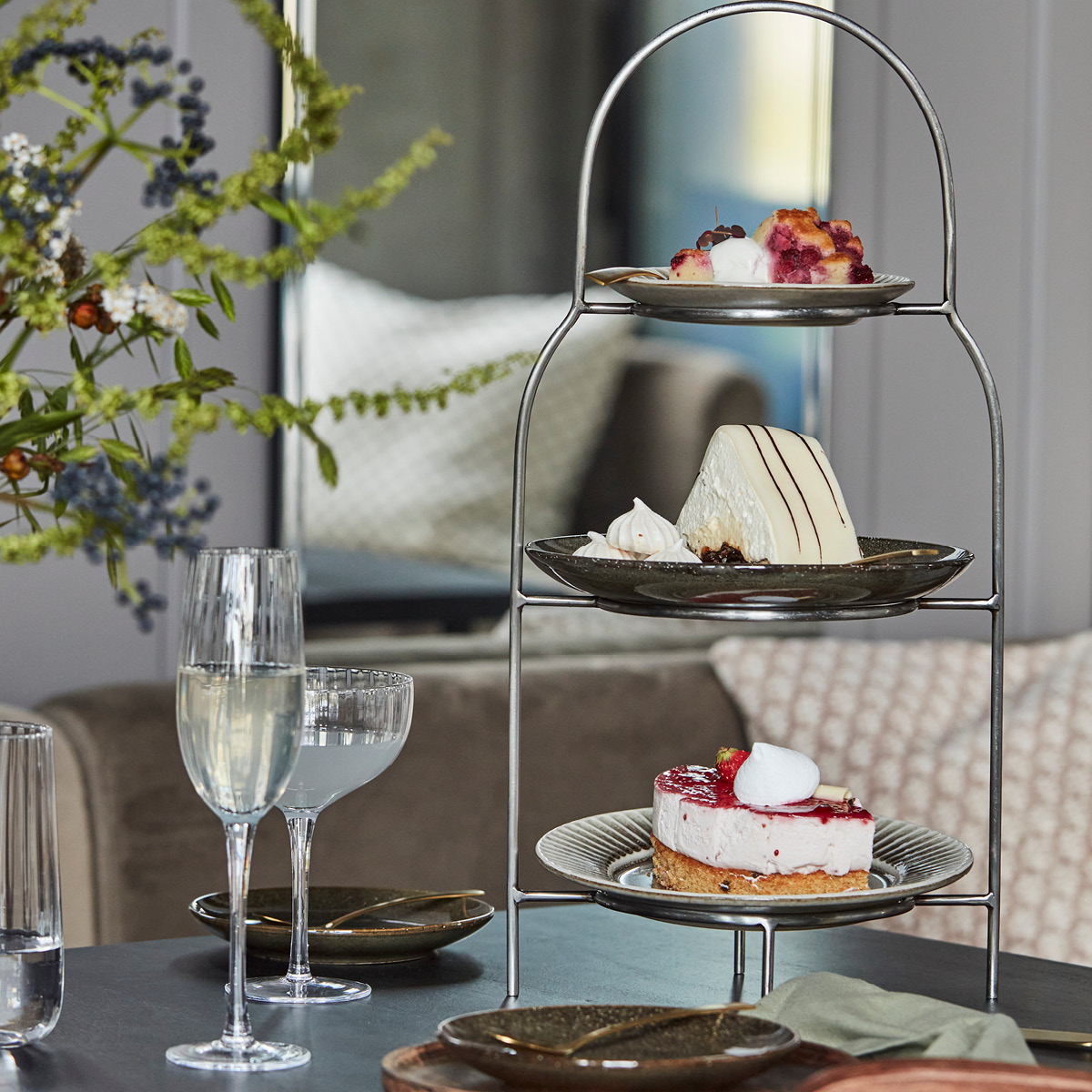 House Doctor Sana Tallriksställ 47 cm Silver finish