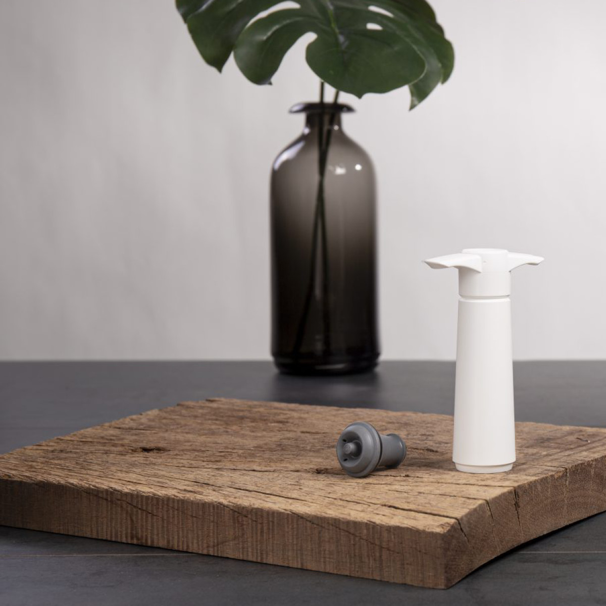 Vacu Vin Wine Saver Giftbox, inkl. 2 propper, hvit