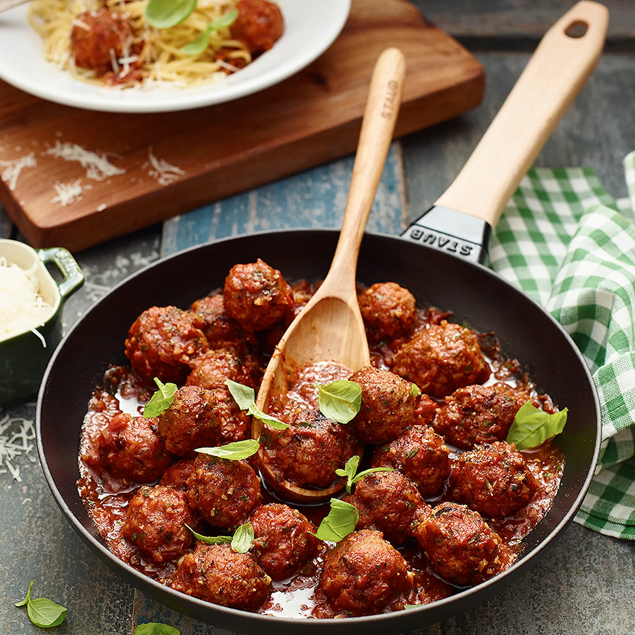 Staub Stekepanne 28 cm trehåndtak