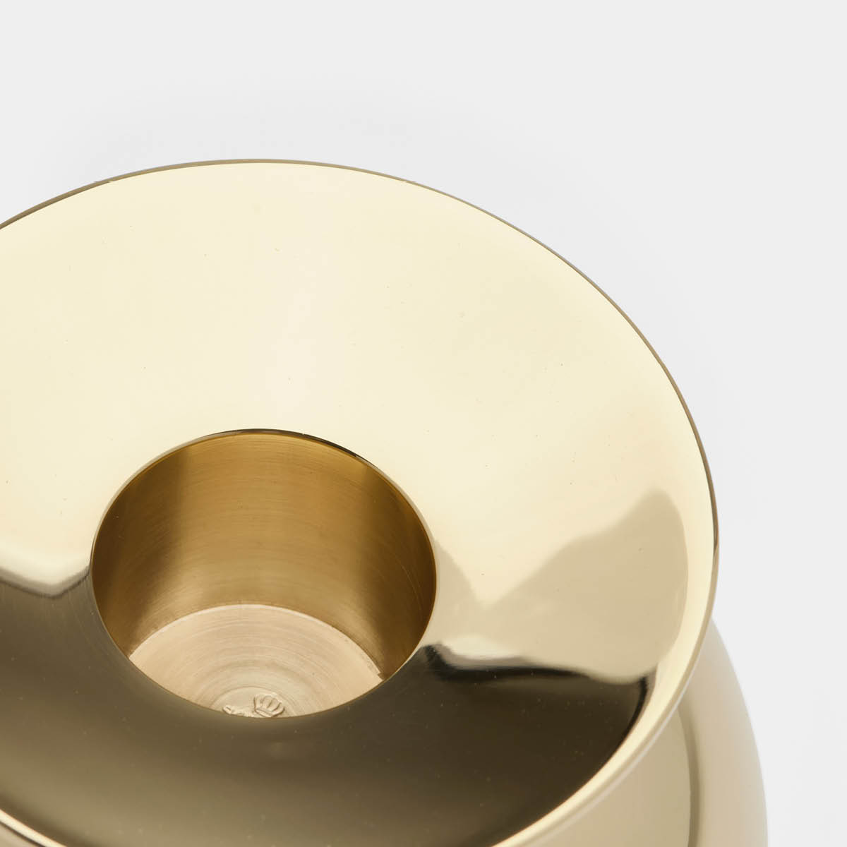 Skultuna Kulljusstake enkel 9,5 cm mässing