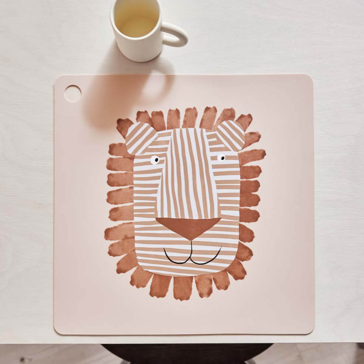 OYOY Lobo Lejon bordsunderlägg 38 cm Caramel