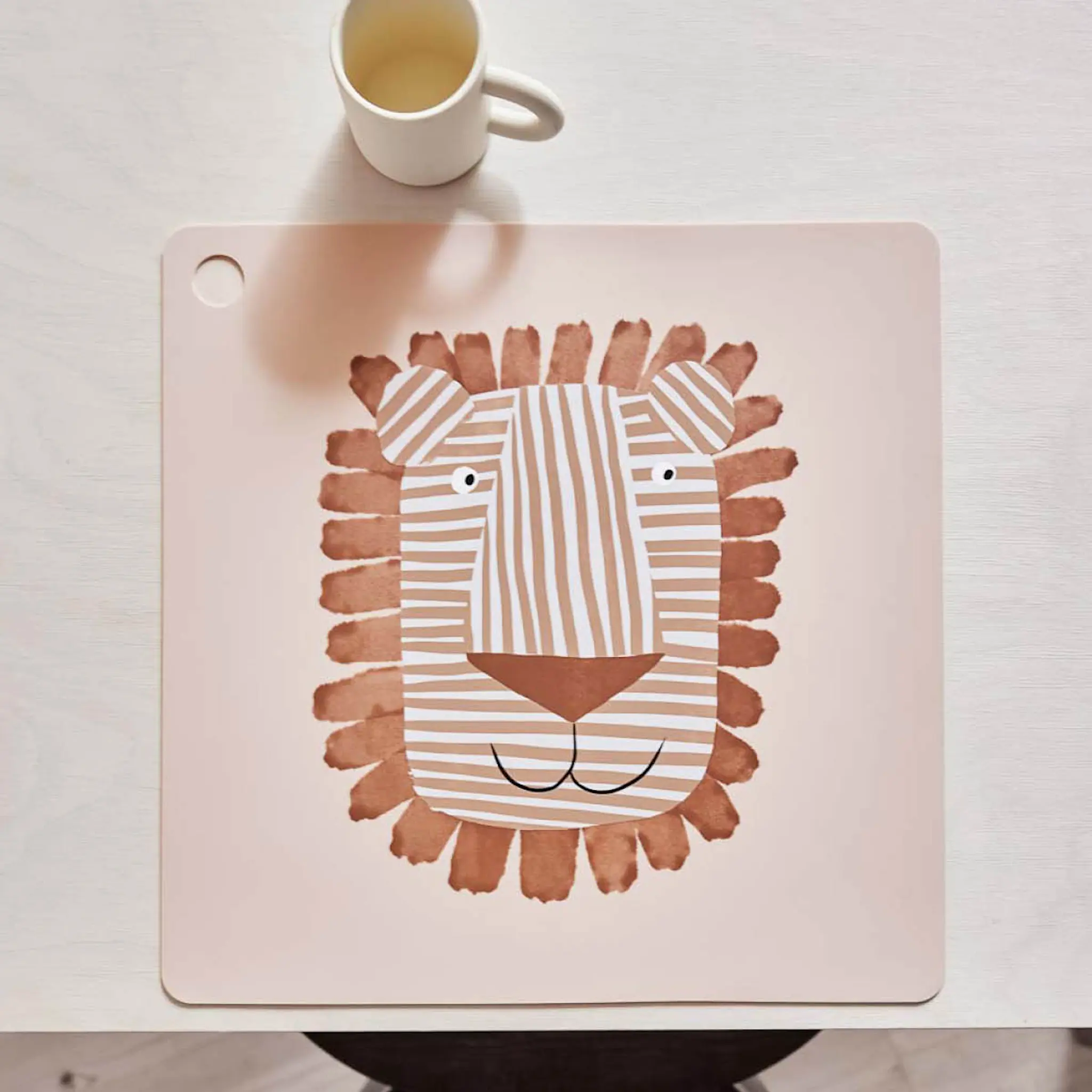 OYOY Lobo Lejon bordsunderlägg 38 cm Caramel