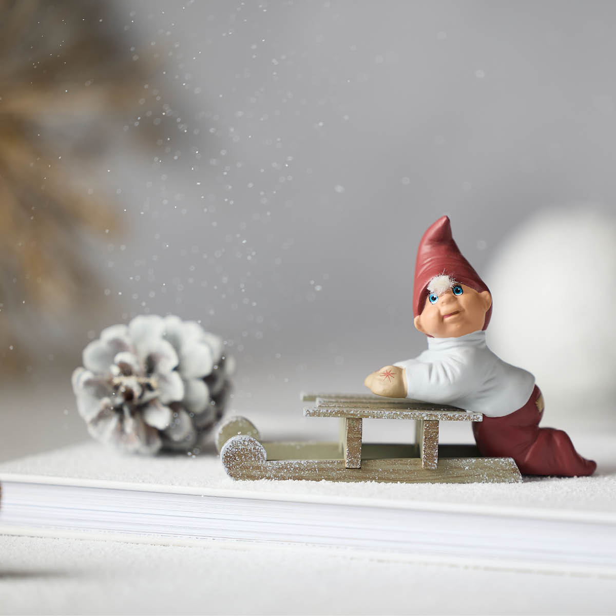 Klarborg Carl & Joanne tomtar med julgran 16 cm