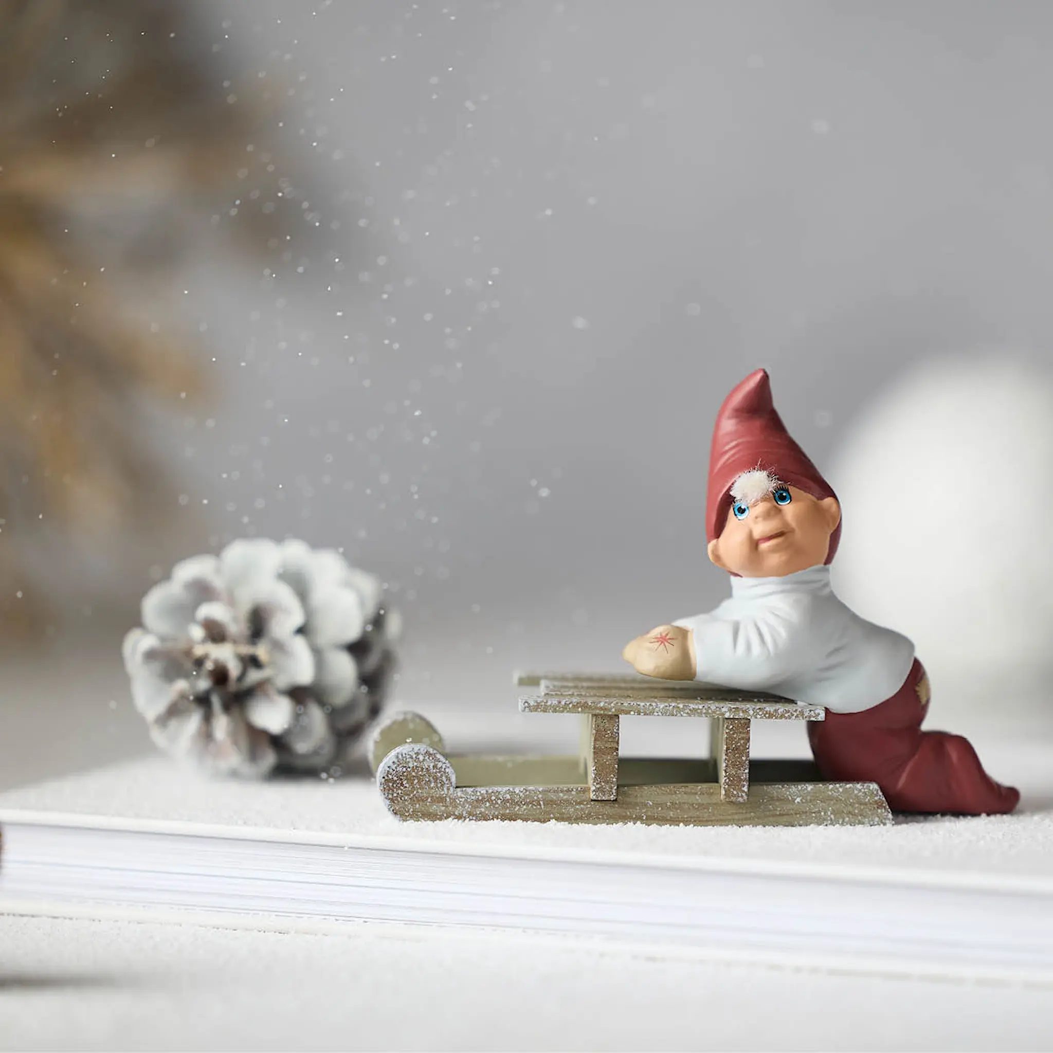 Klarborg Carl & Joanne tomtar med julgran 16 cm