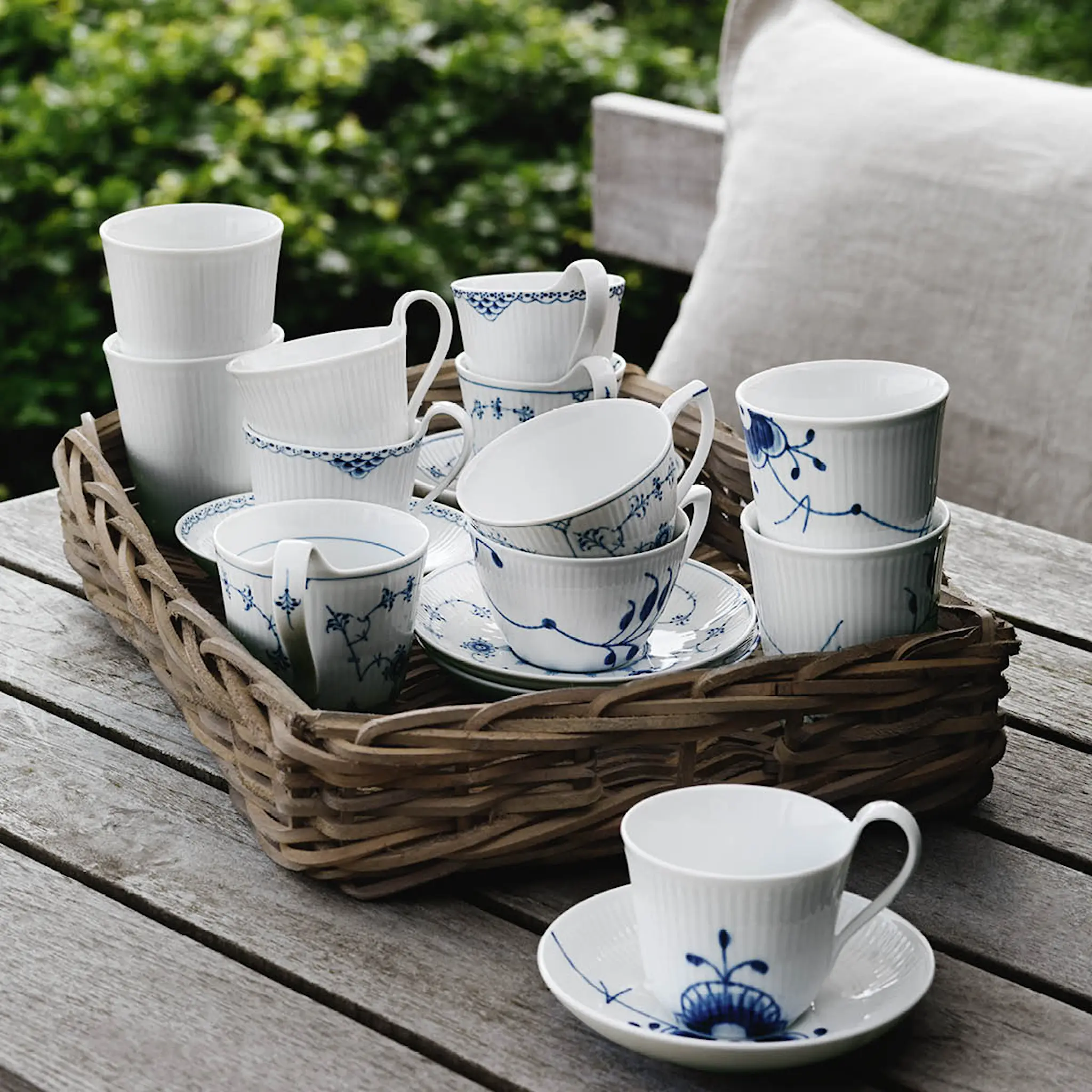 Royal Copenhagen White Fluted Termosmuki 29 cl