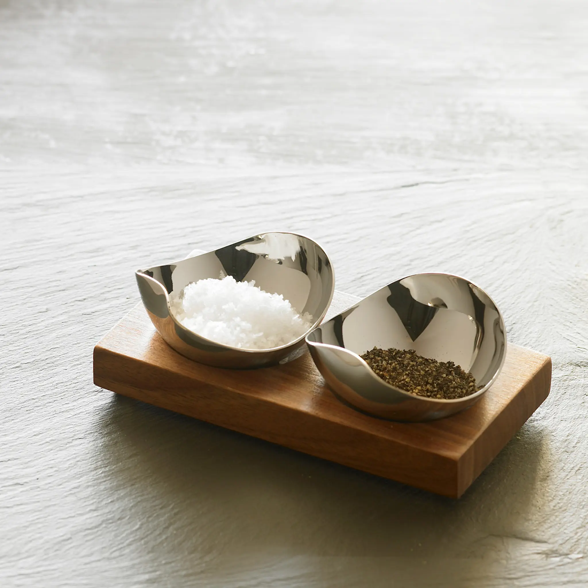 Robert Welch Drift Pinch Pot Set 2 skålar med 1 bricka stål/valnöt