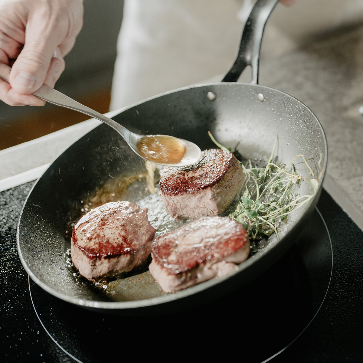 Heirol Blacksteel karbonstål stekepanne 24 cm svart