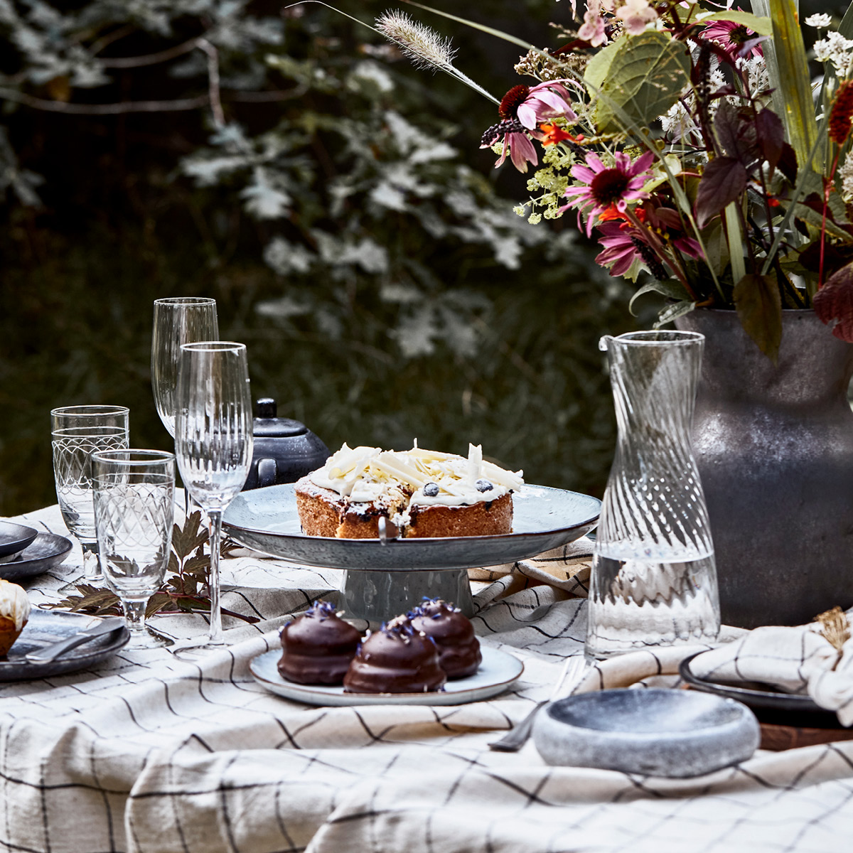 House Doctor Join duk 260x150 cm svart/off-white