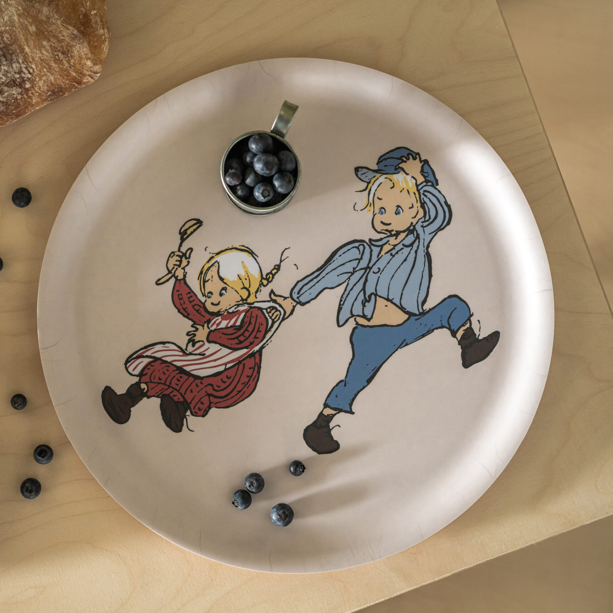 Muurla Emil i Lönneberga bricka 35 cm Emil&Ida