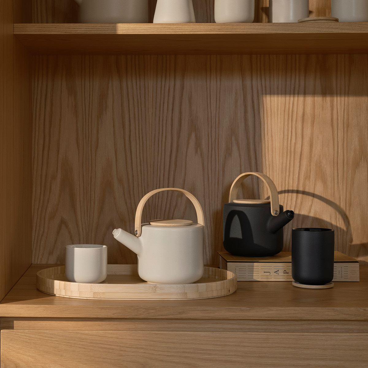 Stelton Theo Termosmuki ja puutarjotin 25 cl Musta