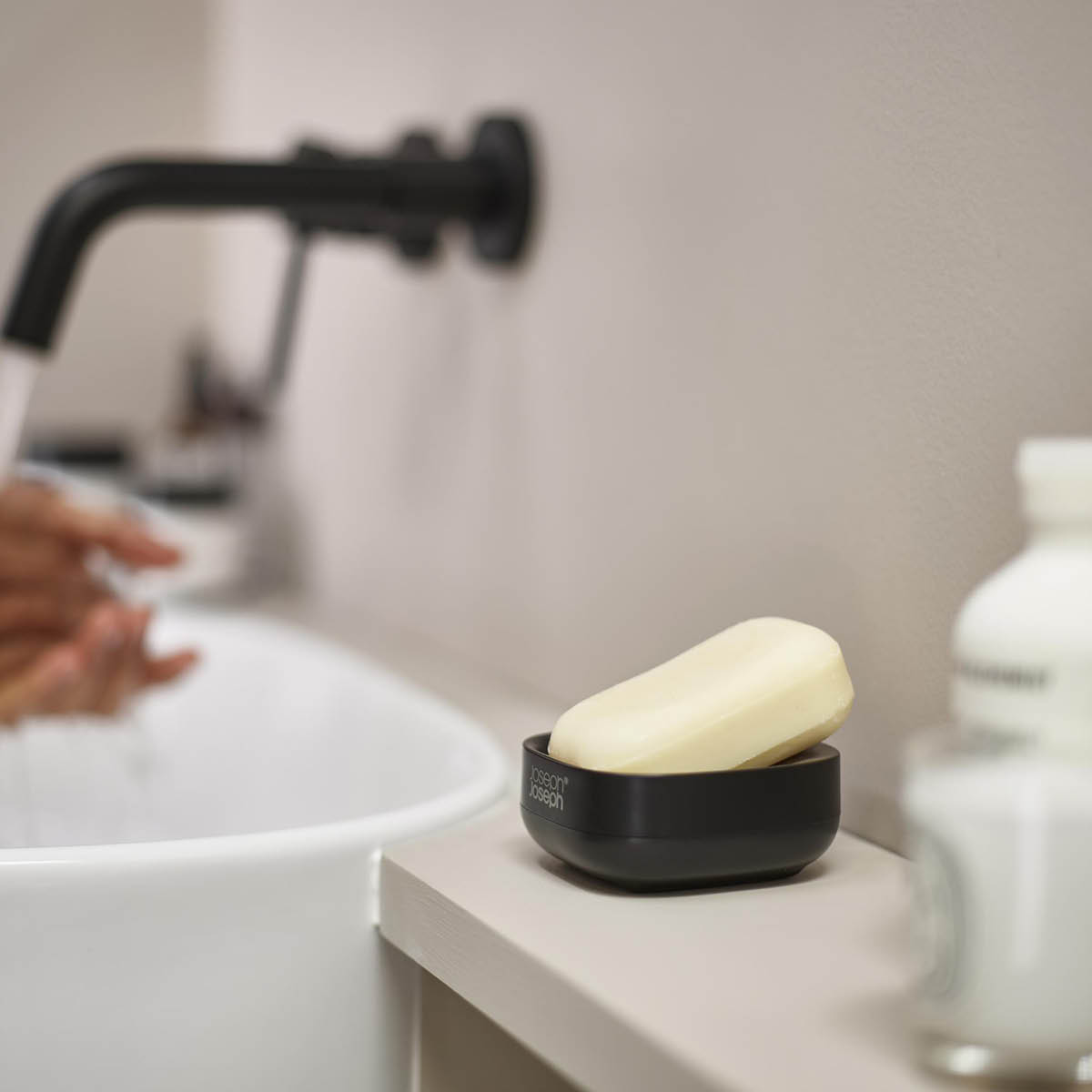 Joseph Joseph Slim Compact såpeskål 7,1x8,4 cm matt svart