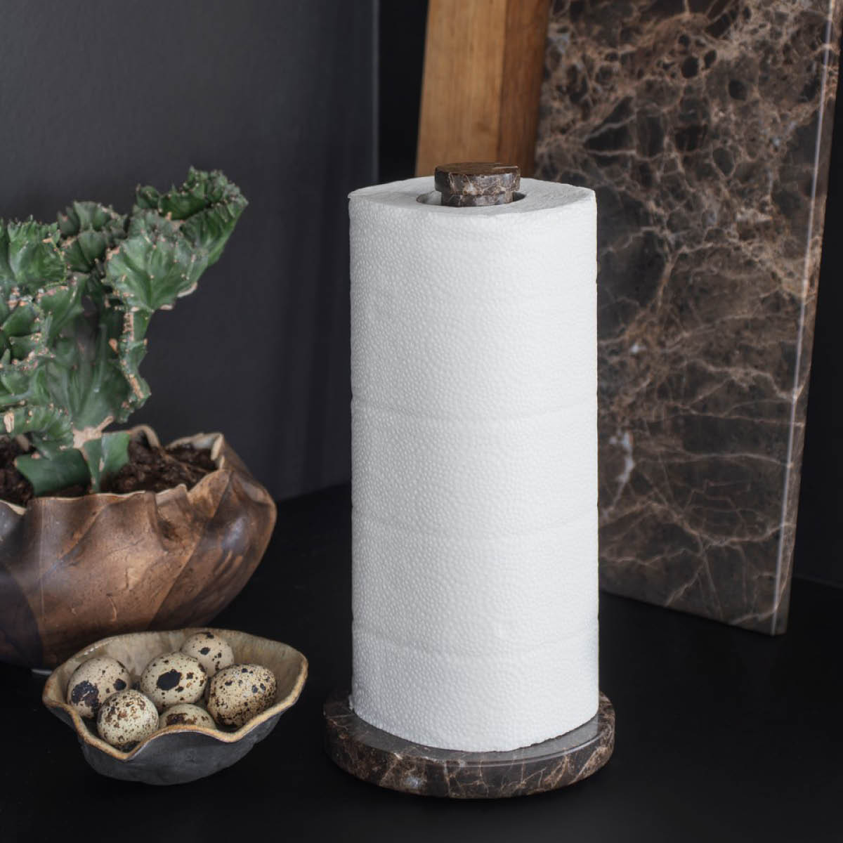 Mette Ditmer Marble hushållspappershållare 26x12,5 cm brun