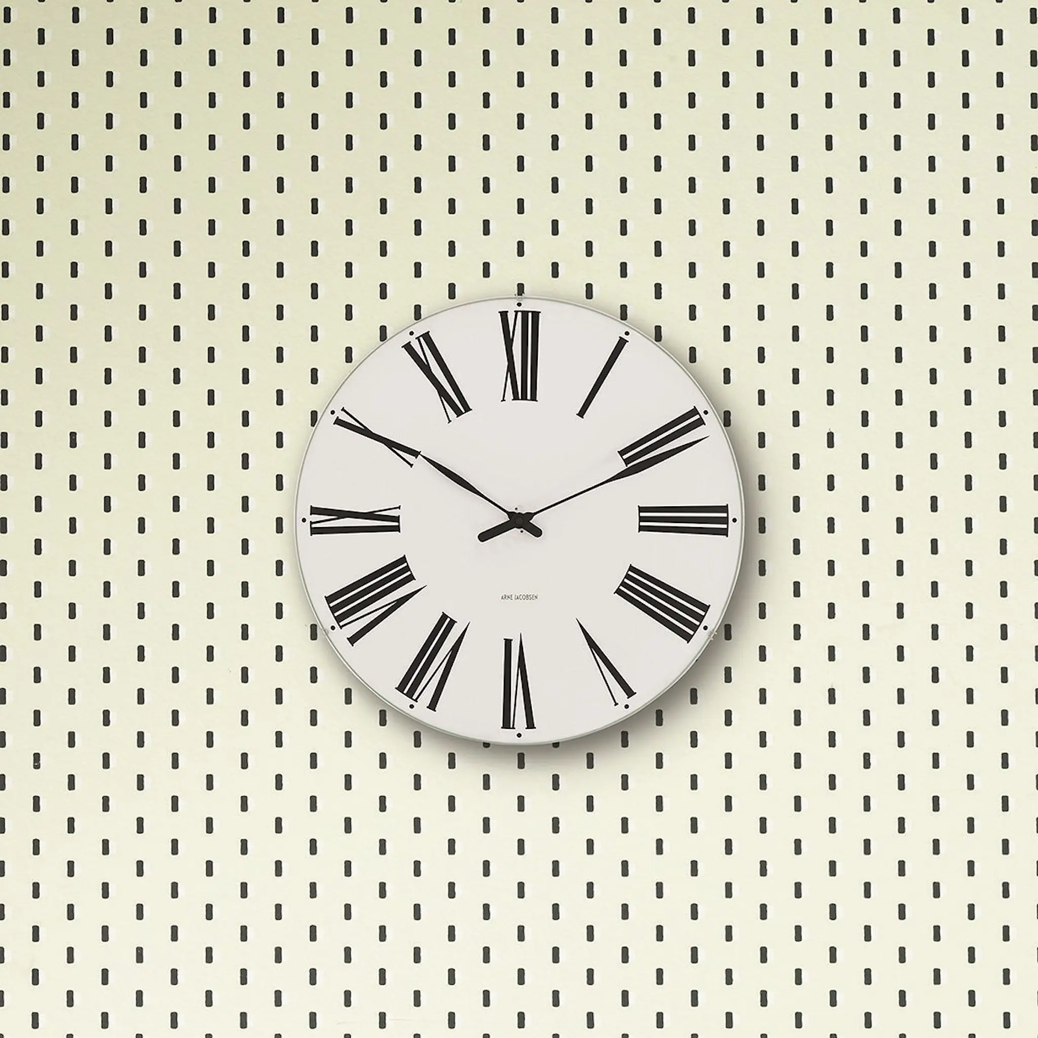 Arne Jacobsen Roman Väggur 48 cm Vit