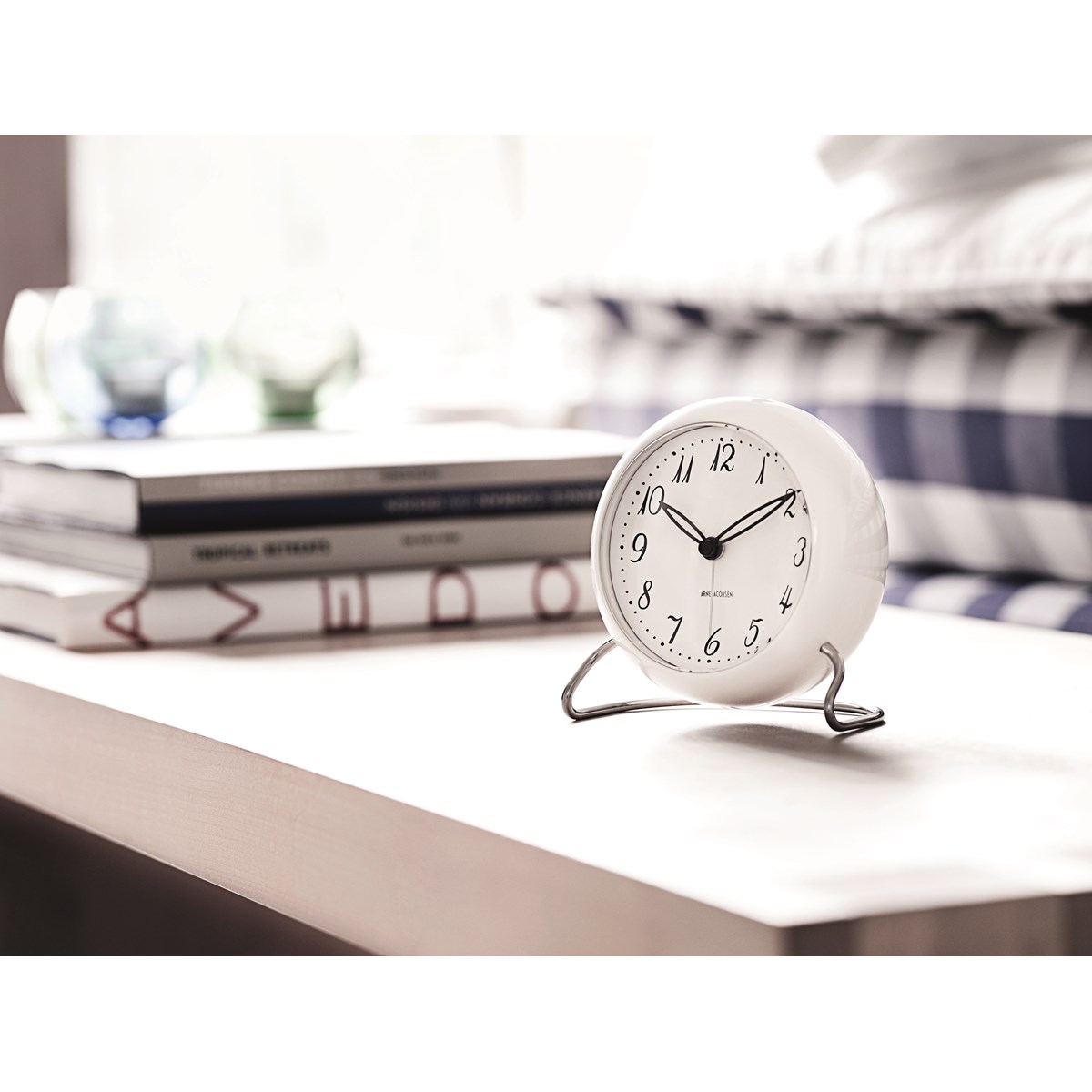 Arne Jacobsen Lk Pöytäkello 11 cm Valkoinen