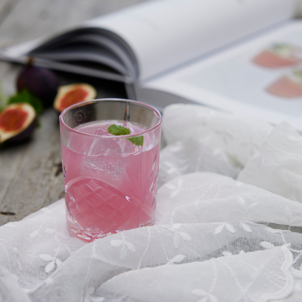 Lene Bjerre Eloise Pöytäliina 320x160 cm Luunvalkoinen