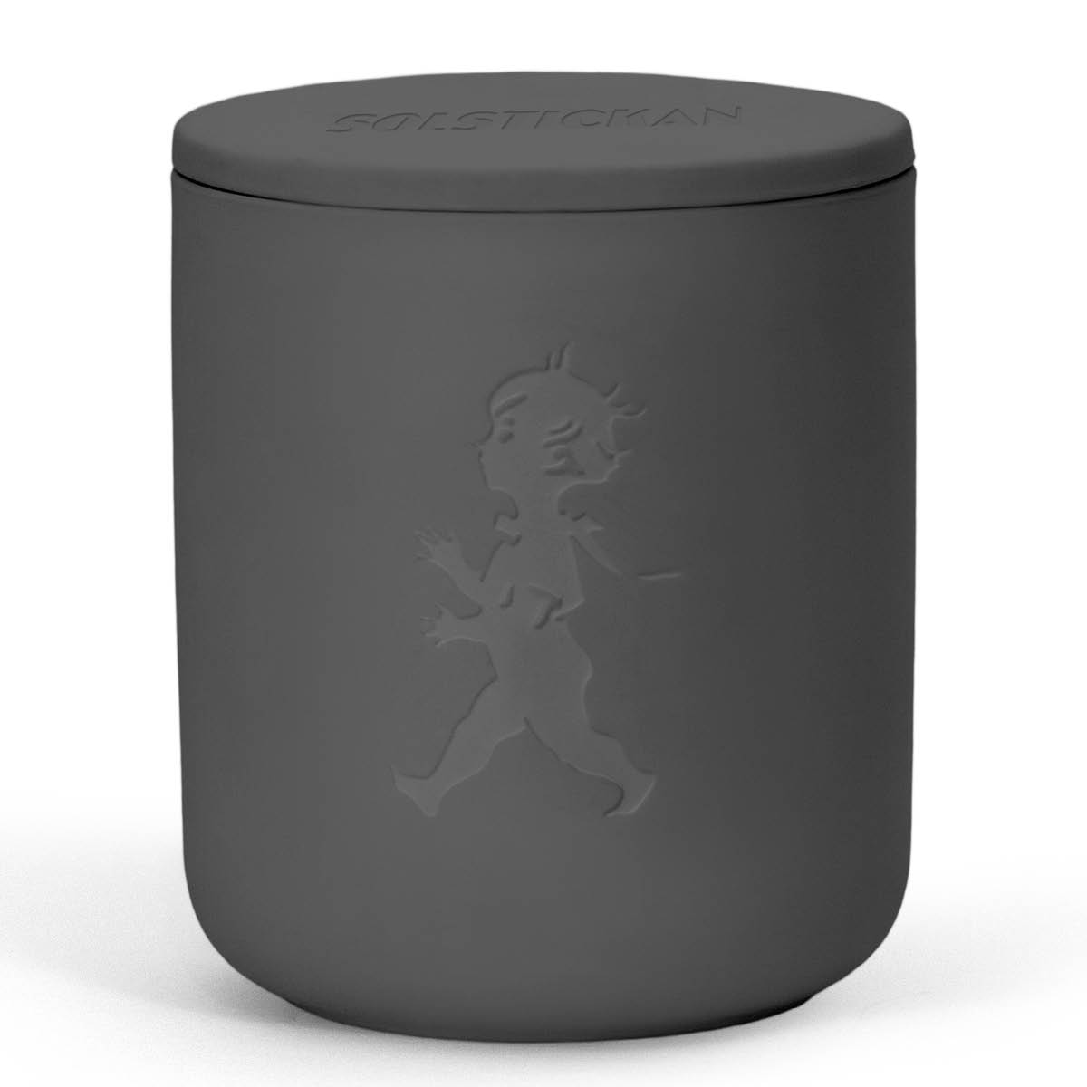 SOLSTICKAN Duftlys i keramikk 9×7,5 cm mørk grå (sedertre og einerbær)