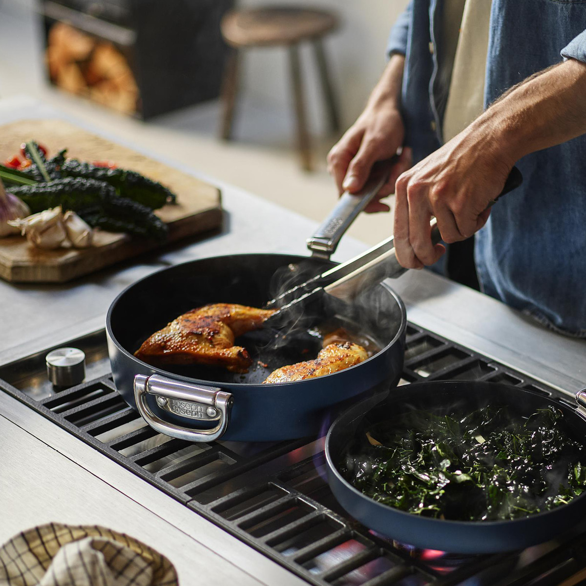 Joseph Joseph Space sautépanna med lock 28 cm midnight blue