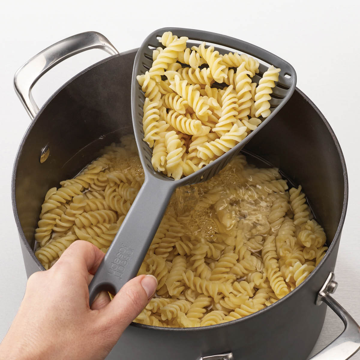 Joseph Joseph Duo pastaslev 32 cm svart
