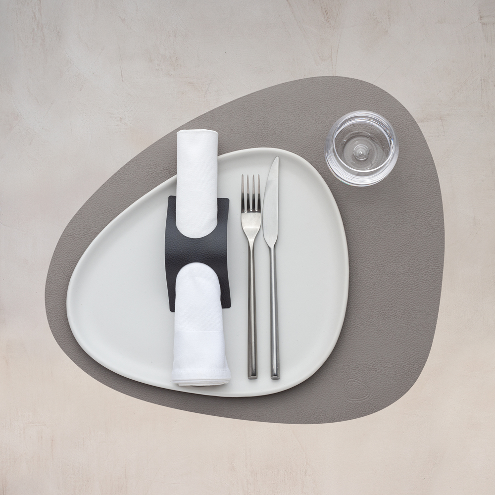 LIND DNA Leather Serene Curve bordbrikke L 37x44 cm ash