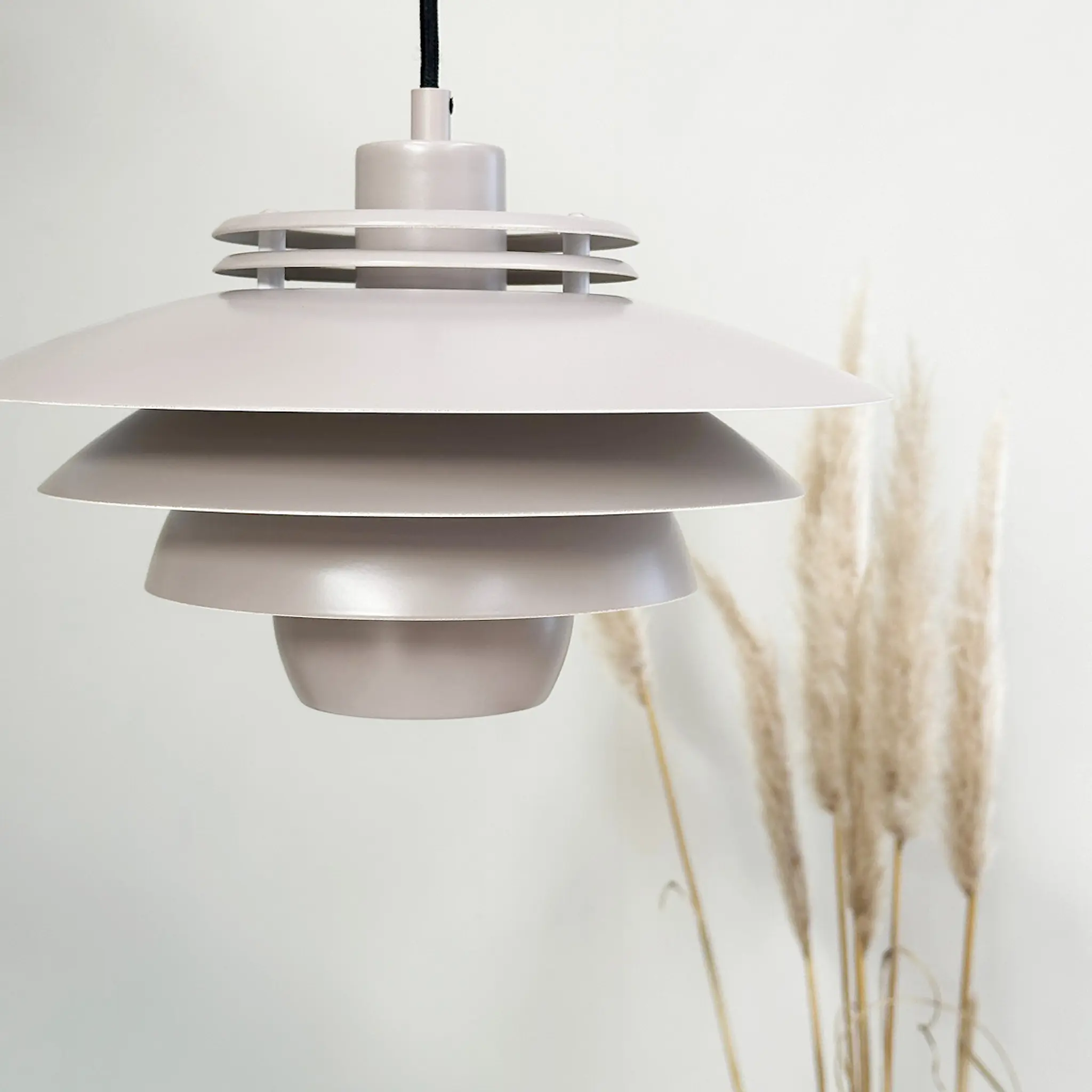 Dyberg Larsen EJKA mini pendellampa 24 cm beige