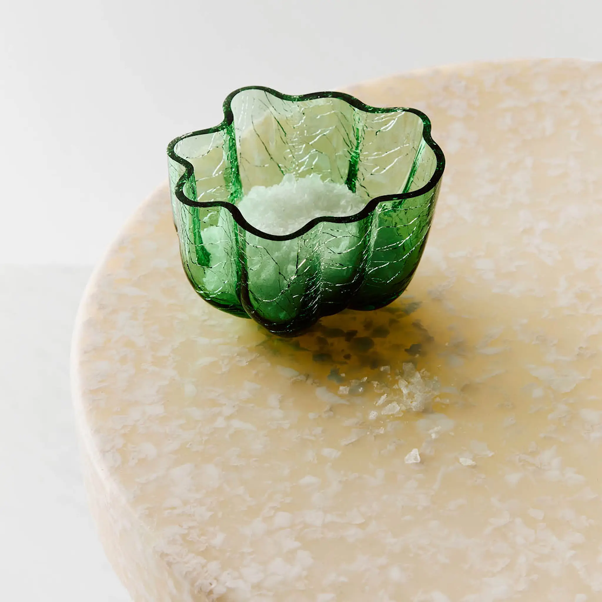 Kosta Boda Crackle ljuslykta 5,8 cm mörkgrön