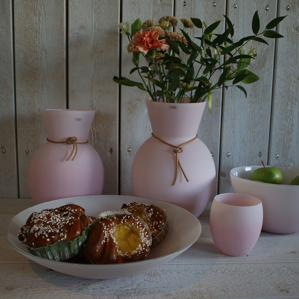 Nybro Crystal Happy Vas 25 cm Hallongrädde