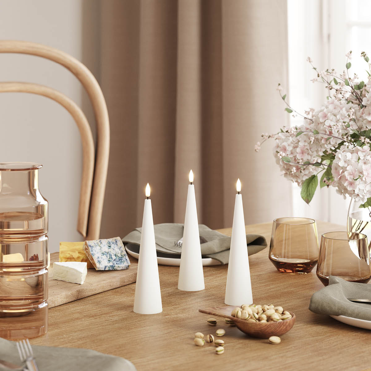 DeluxeHomeart LED kjeglelys 5 x 20 cm hvit