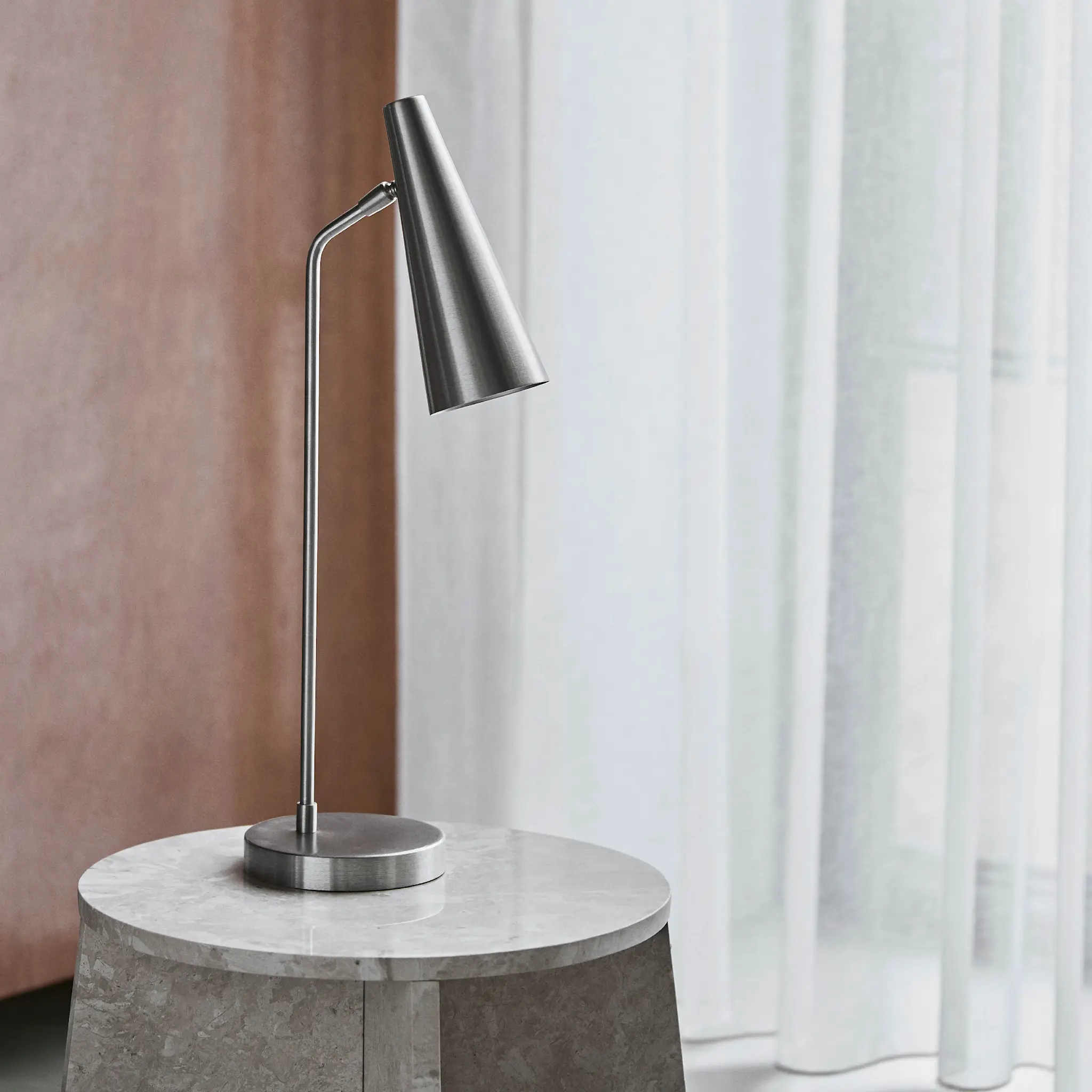 House Doctor Precise pöytävalaisin 52 cm hopea