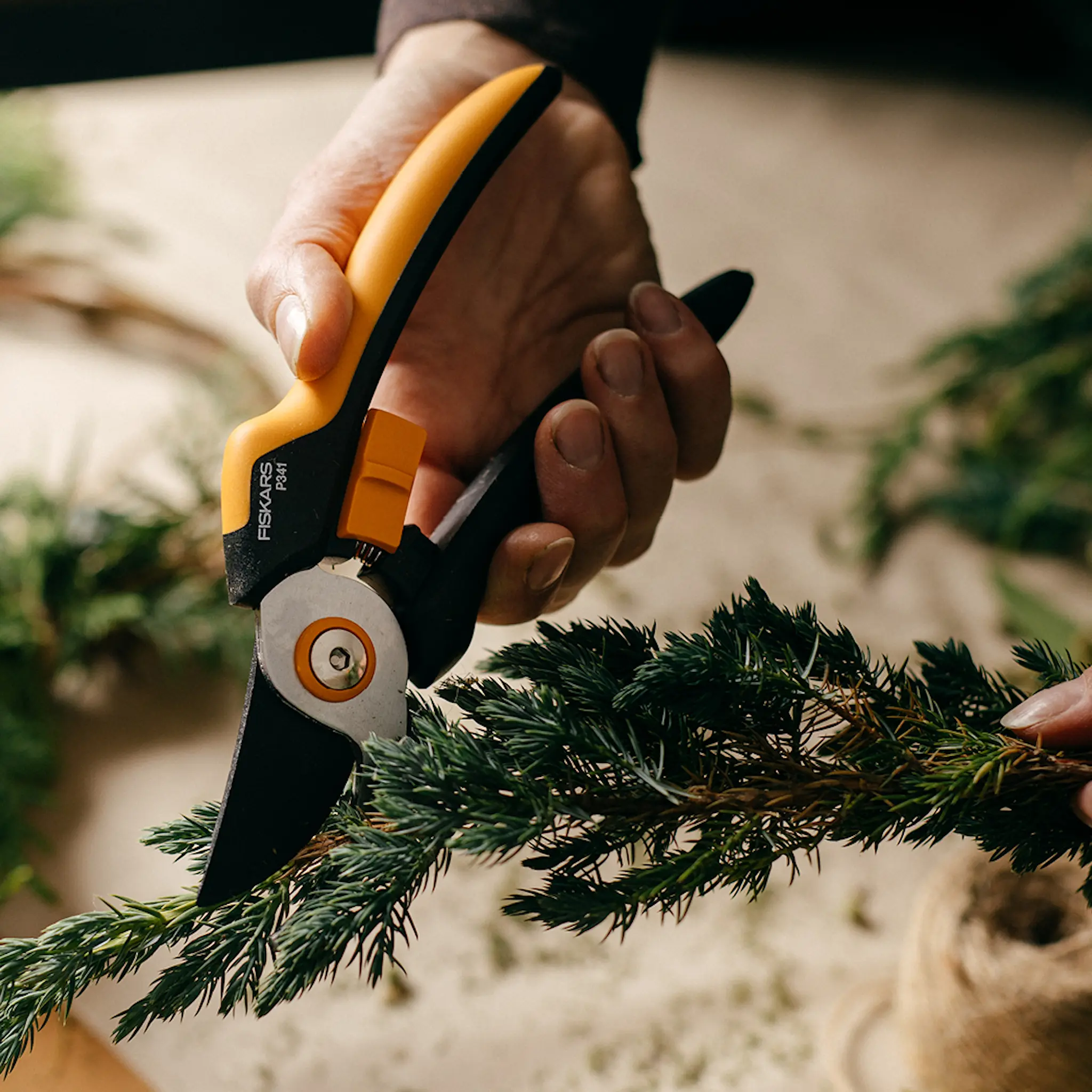 Fiskars Solid™ sekatör P341 20,6 cm svart/orange