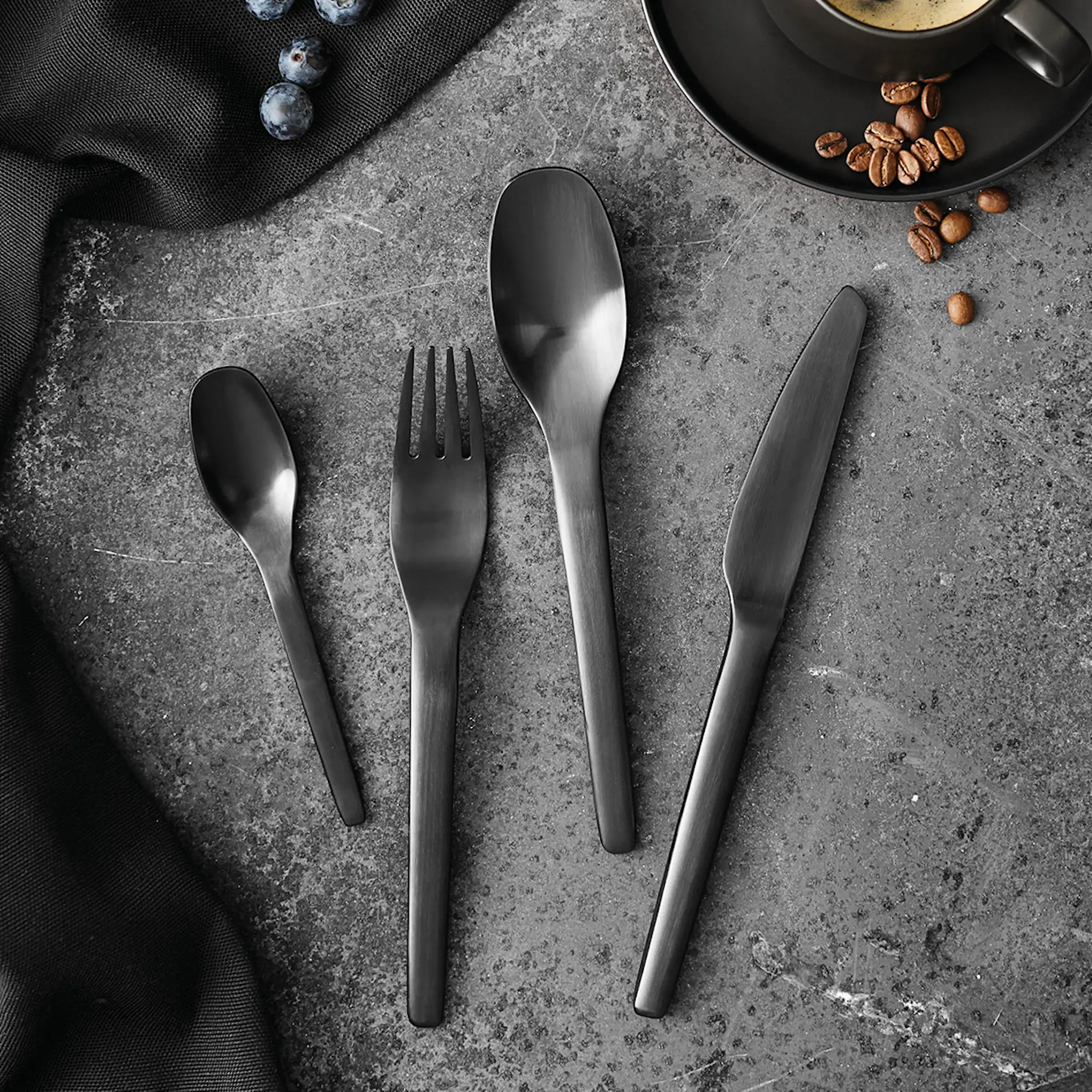 Aida ENSO bestickset 16 delar black finish