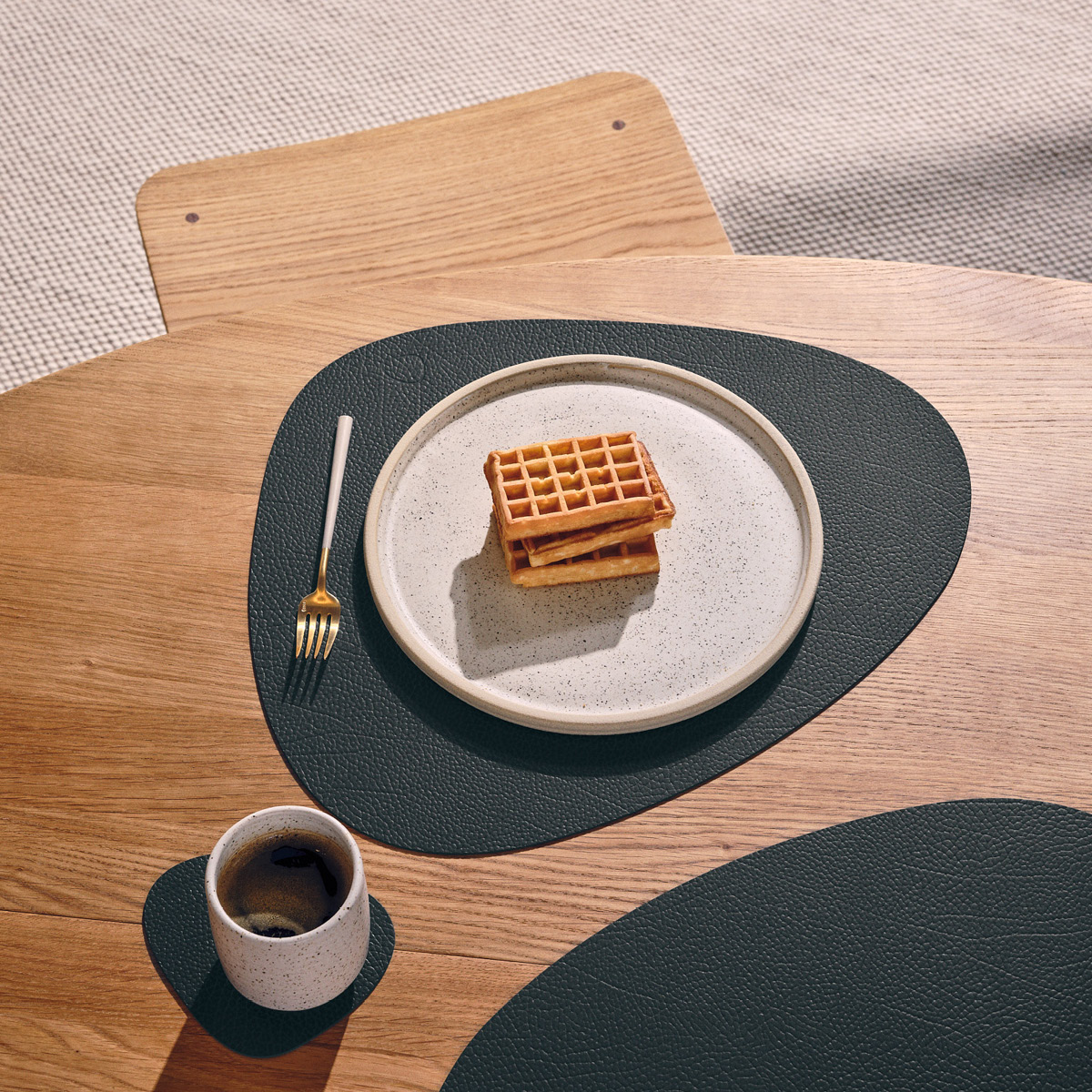 LIND DNA Curve Bull Pöytätabletti kaksipuolinen 37x44 cm Cognac/Black